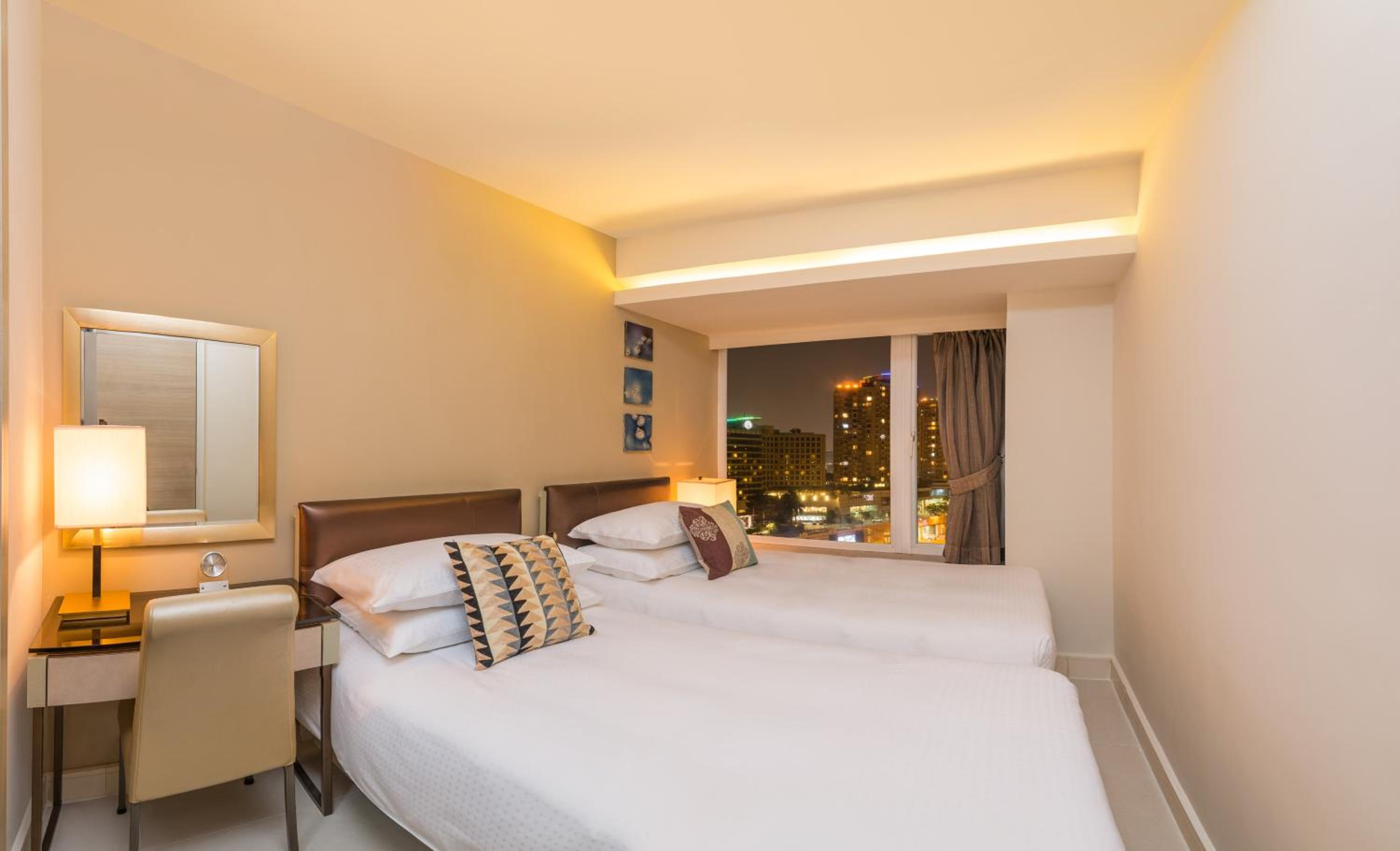 Special Offer : 28 Nights Consecutive Stay in Two Bedroom Quad Suite with City View photo 2