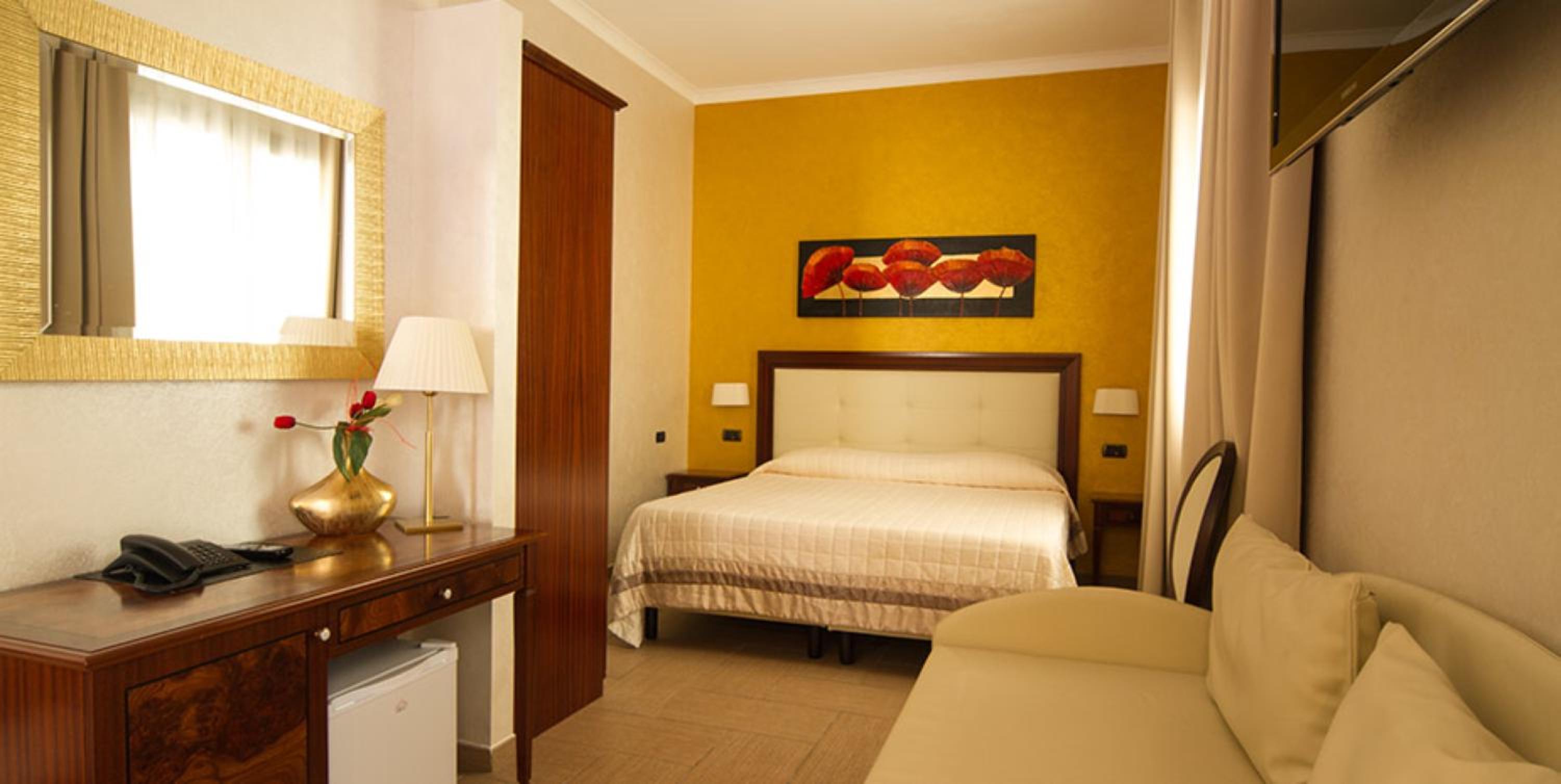 Suite with Spa Bath - Photo 8