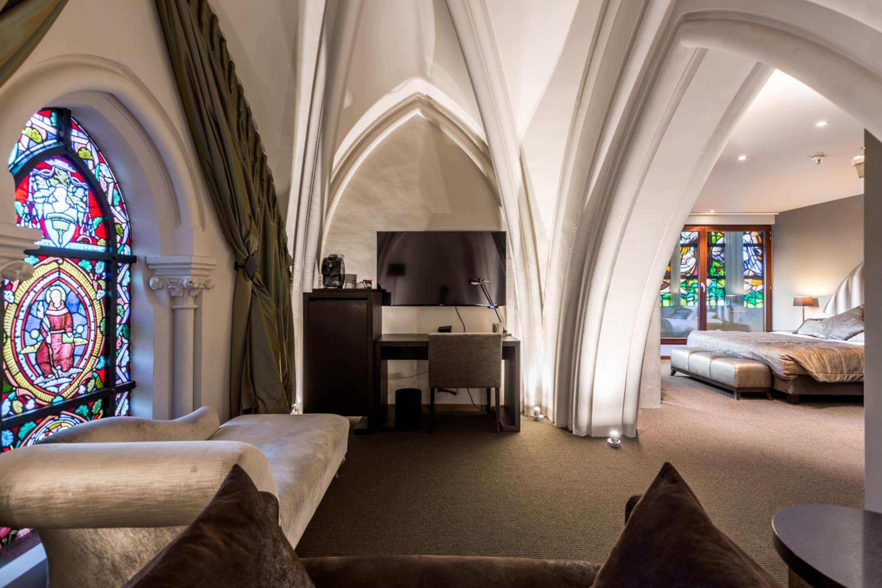Junior Suite in Church area - Photo 5
