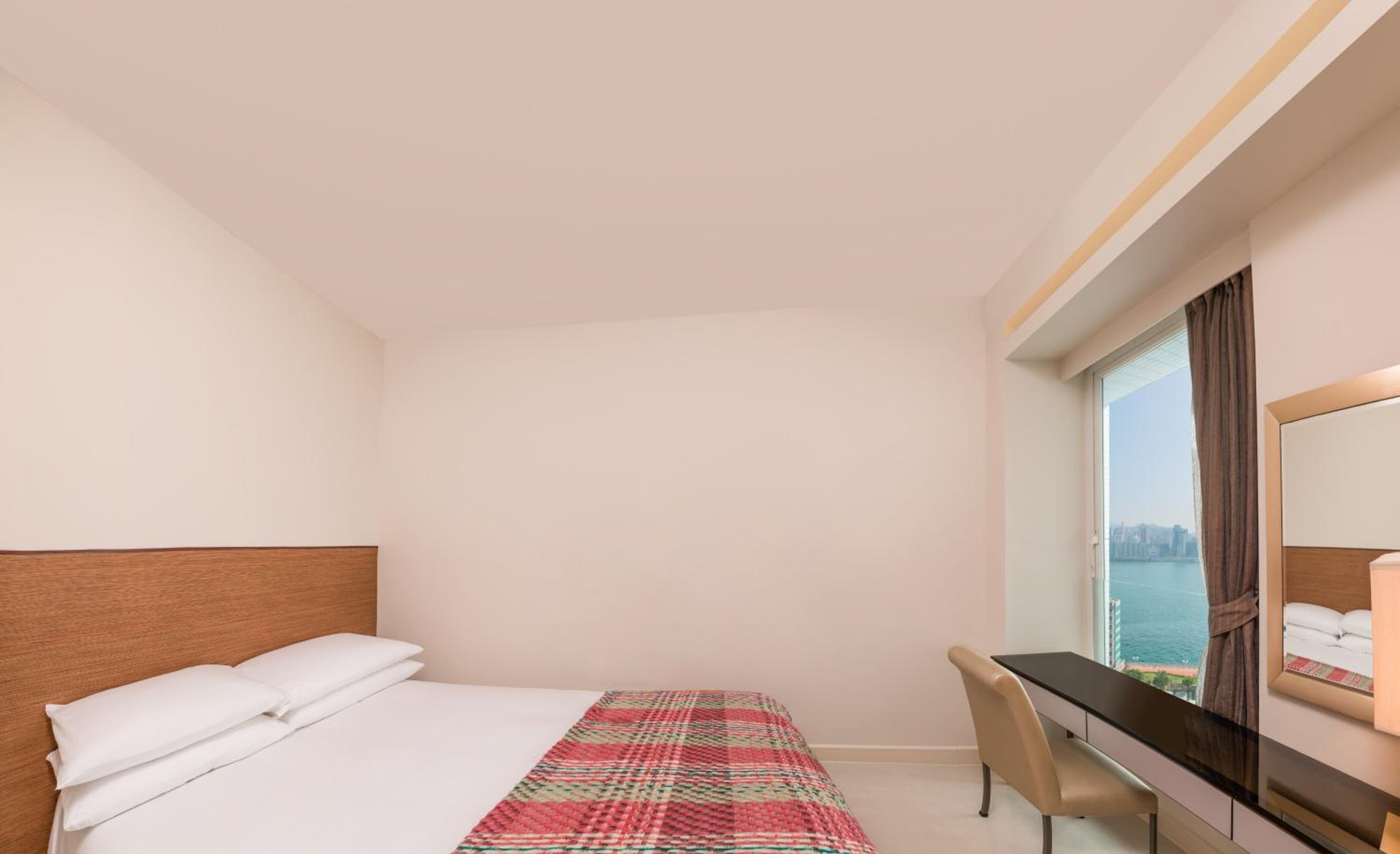 Special Offer : 28 Nights Consecutive Stay in Two Bedroom Quad Suite with Harbor View photo 3