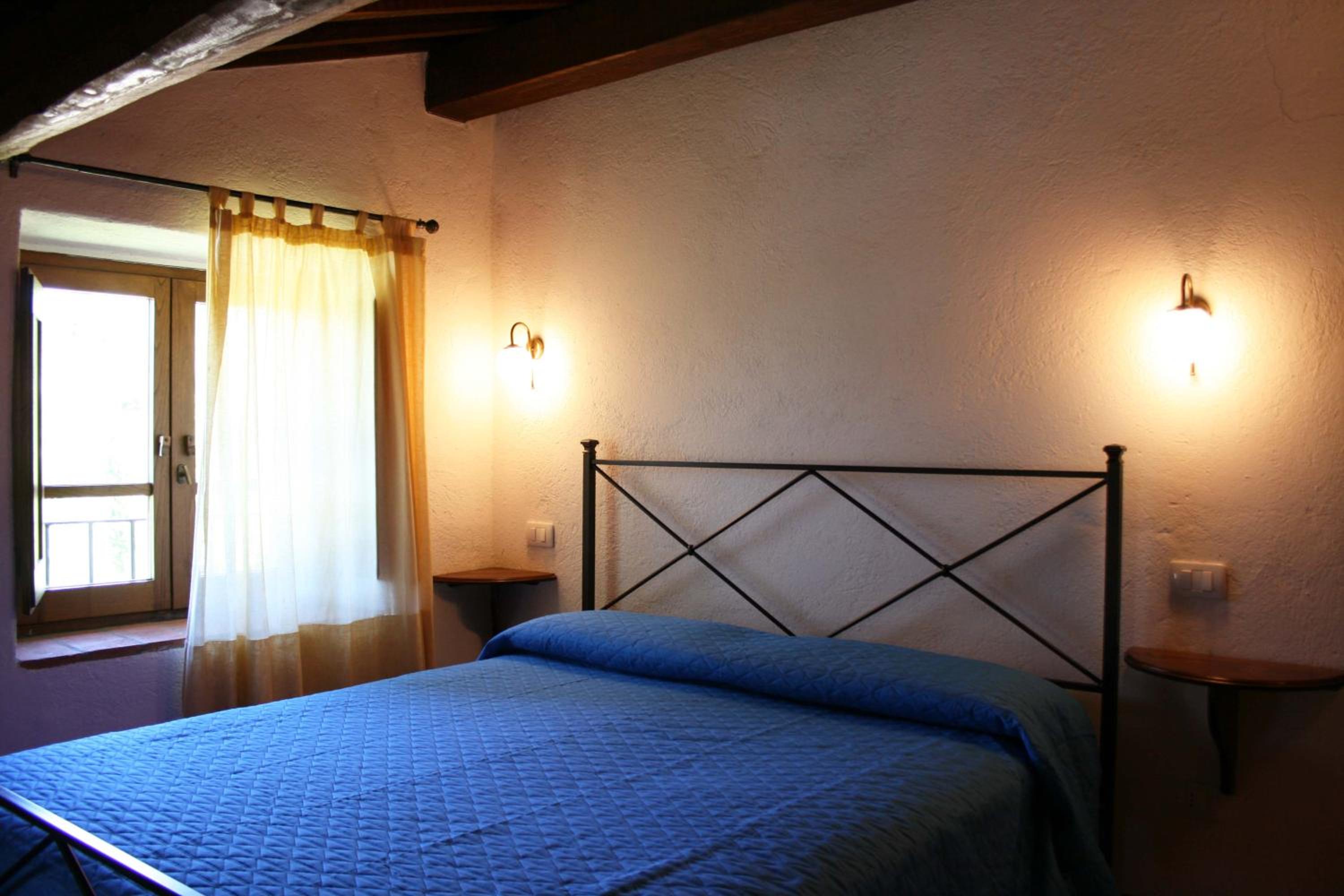 Seven-Bedroom Villa photo 3