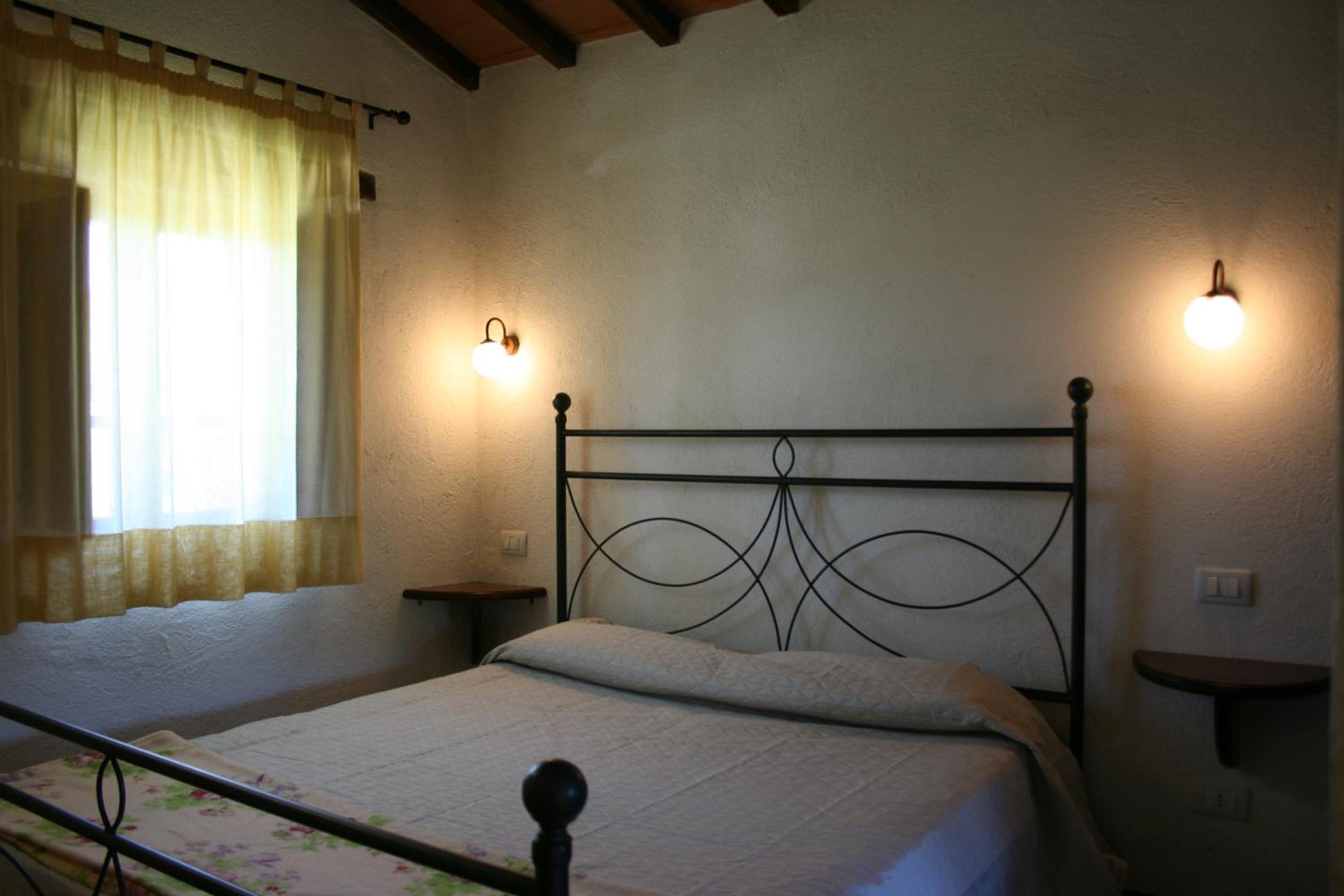 Seven-Bedroom Villa photo 2
