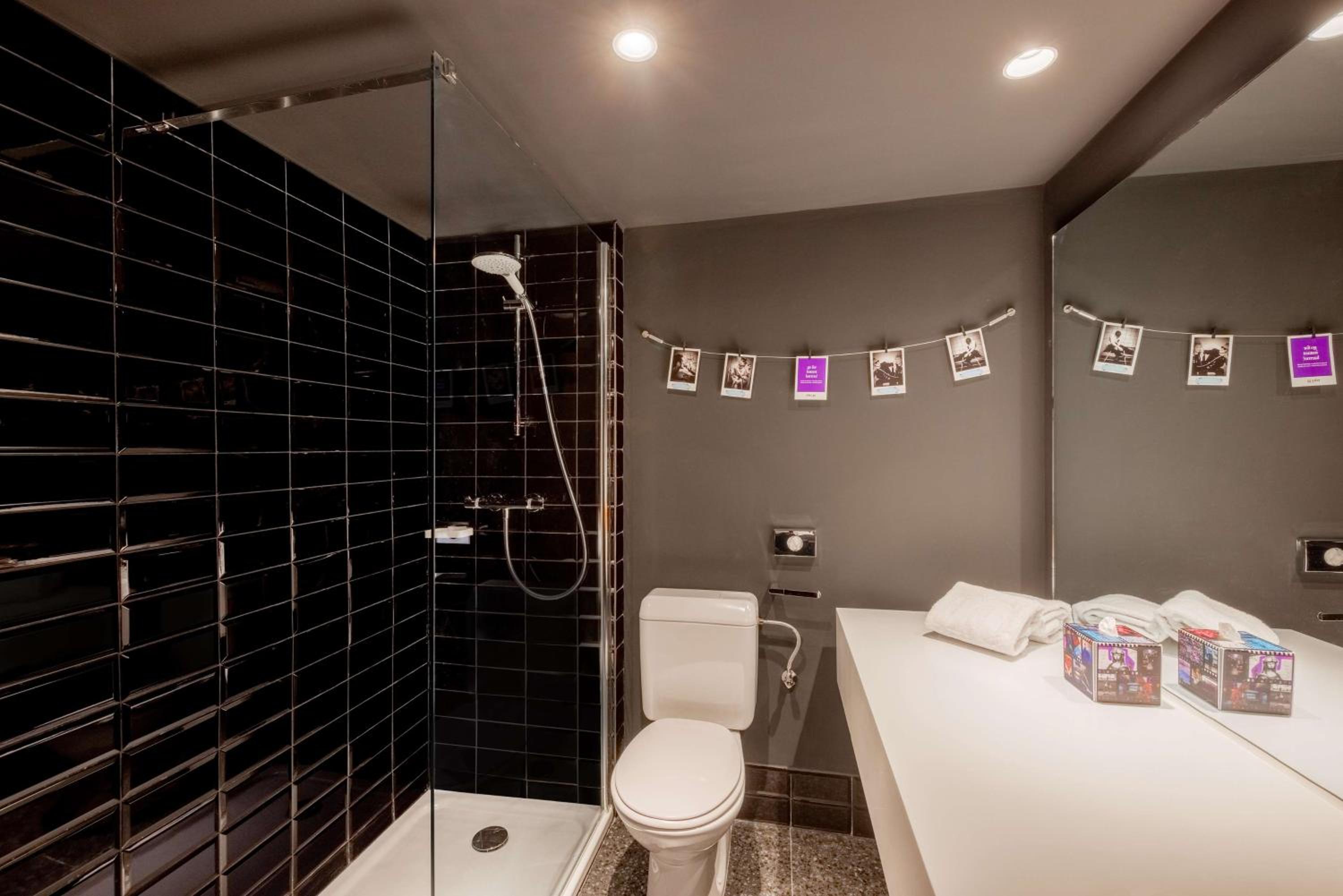 Nhow Familiy Connecting Room (2 Adults + 2 Children)