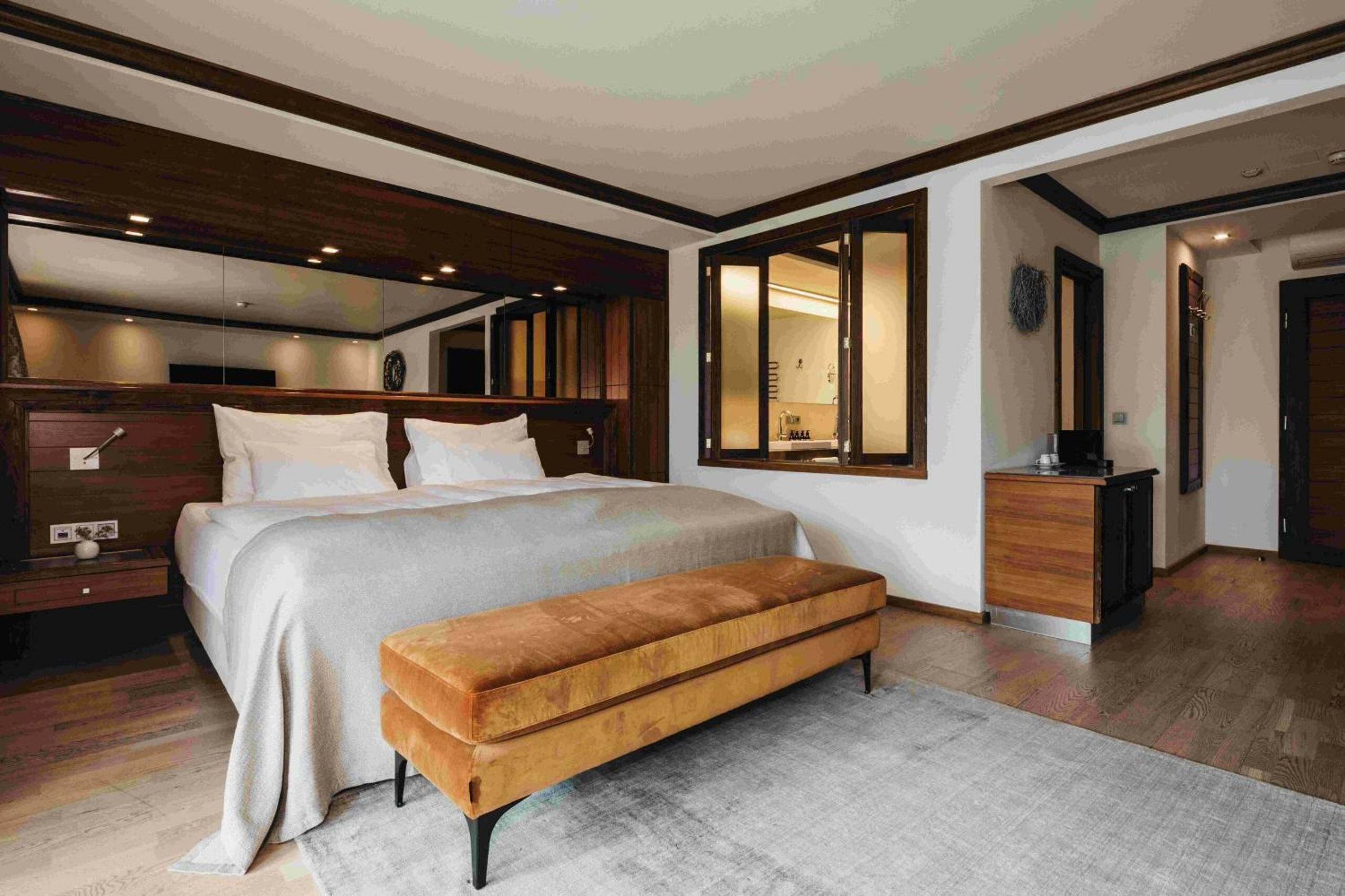Deluxe Suite - Photo 3
