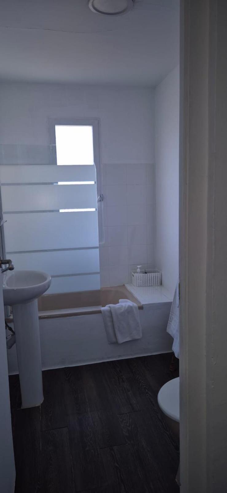 King Room with Balcony - No pets photo 2