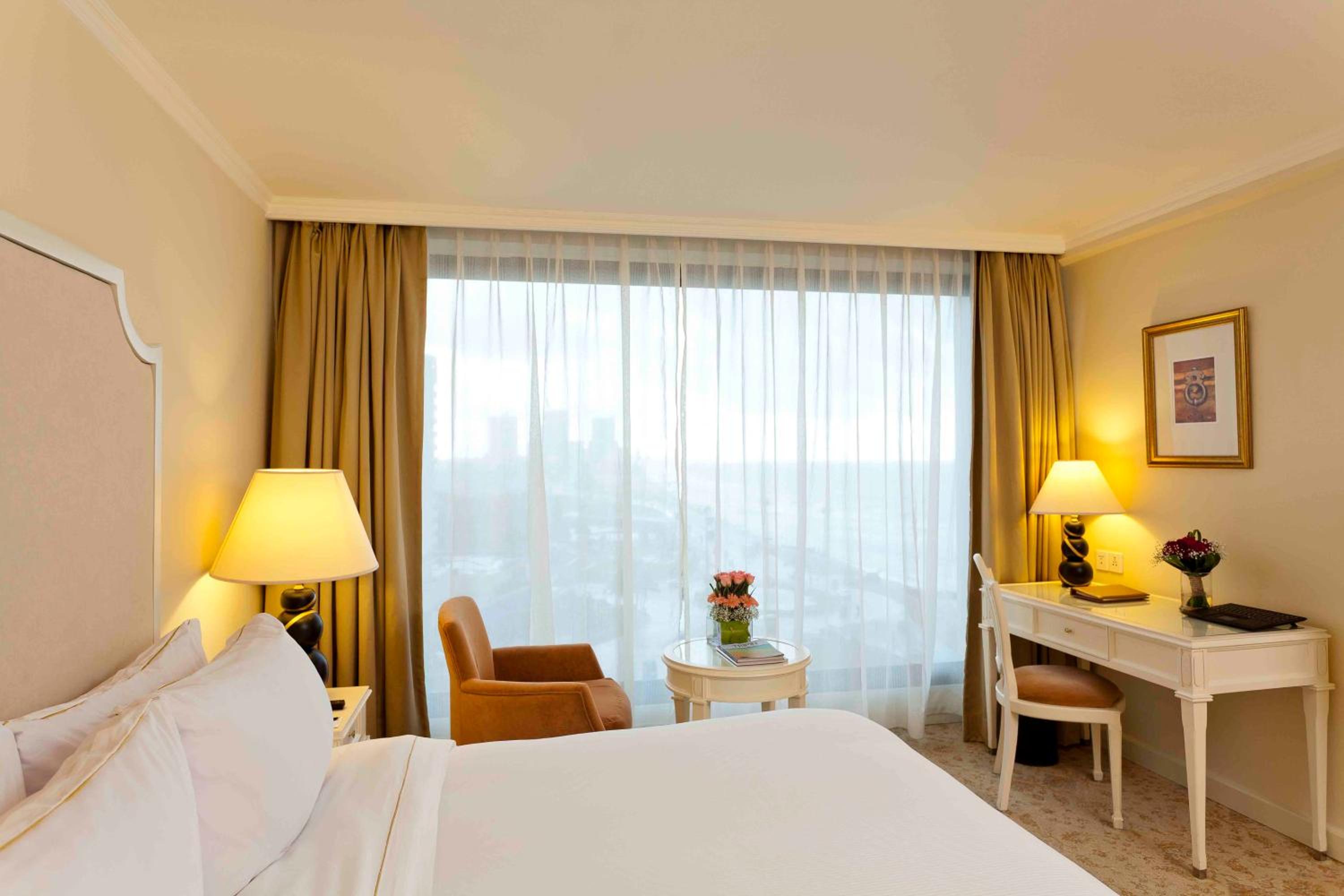 Deluxe Room - Photo 9