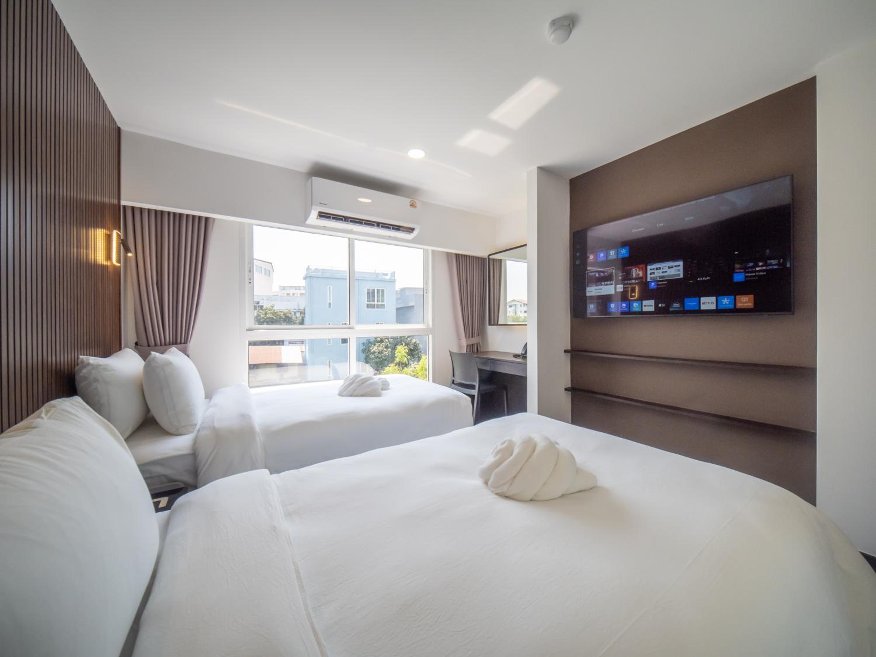 Deluxe Suite