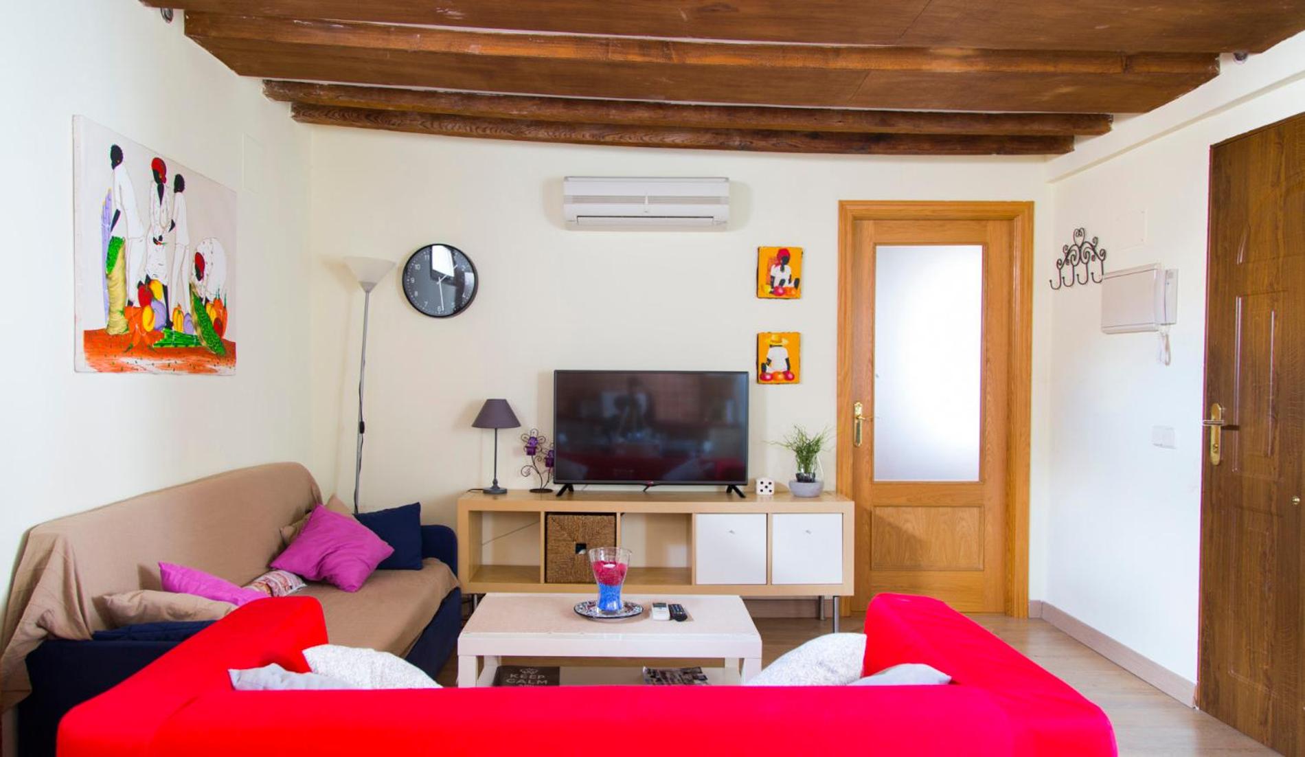 One-Bedroom Apartment - Photo 2