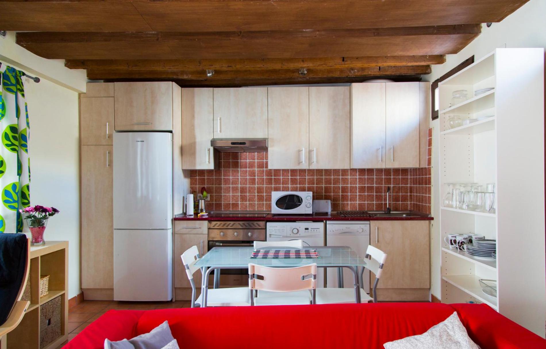 One-Bedroom Apartment - Photo 4