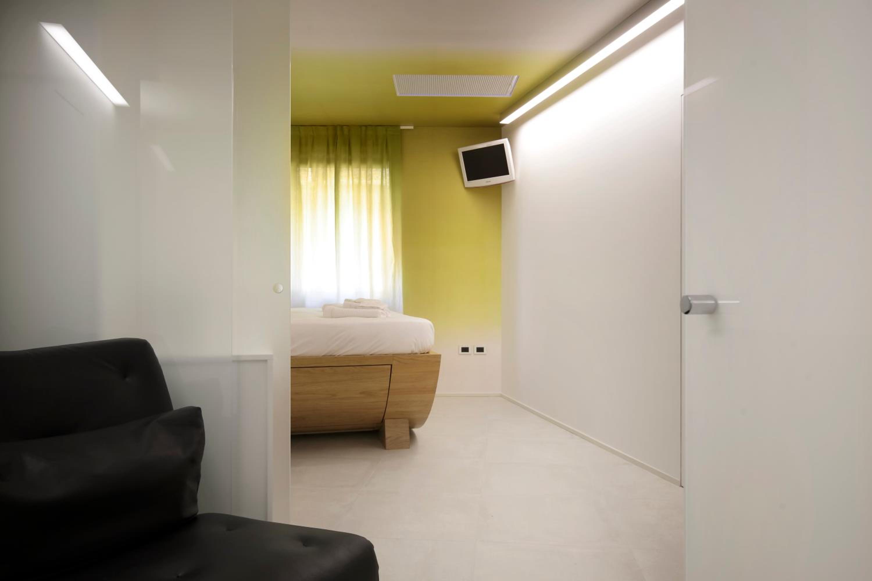 Double Room - Photo 4