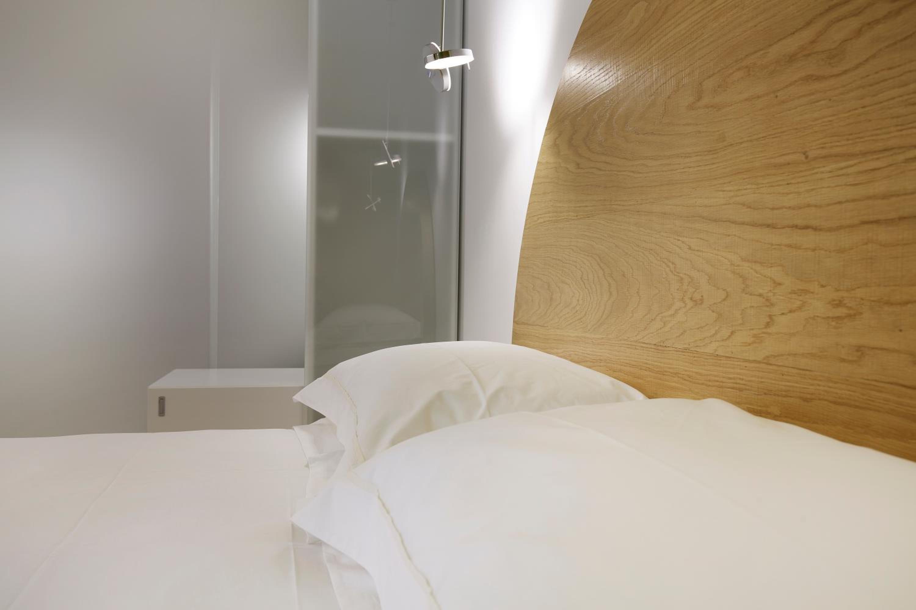 Double Room - Photo 5
