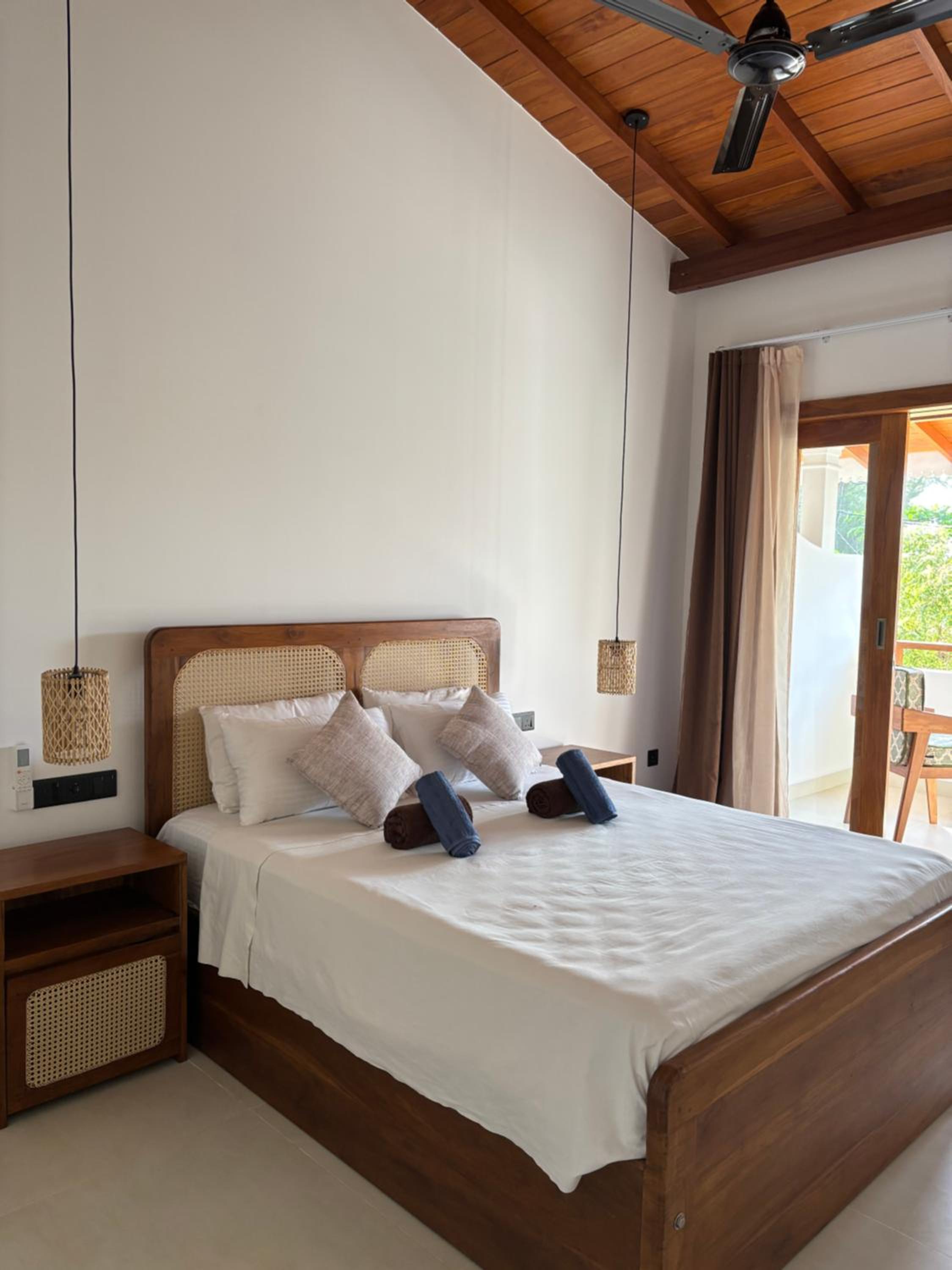 Deluxe Double Room with Balcony photo 3