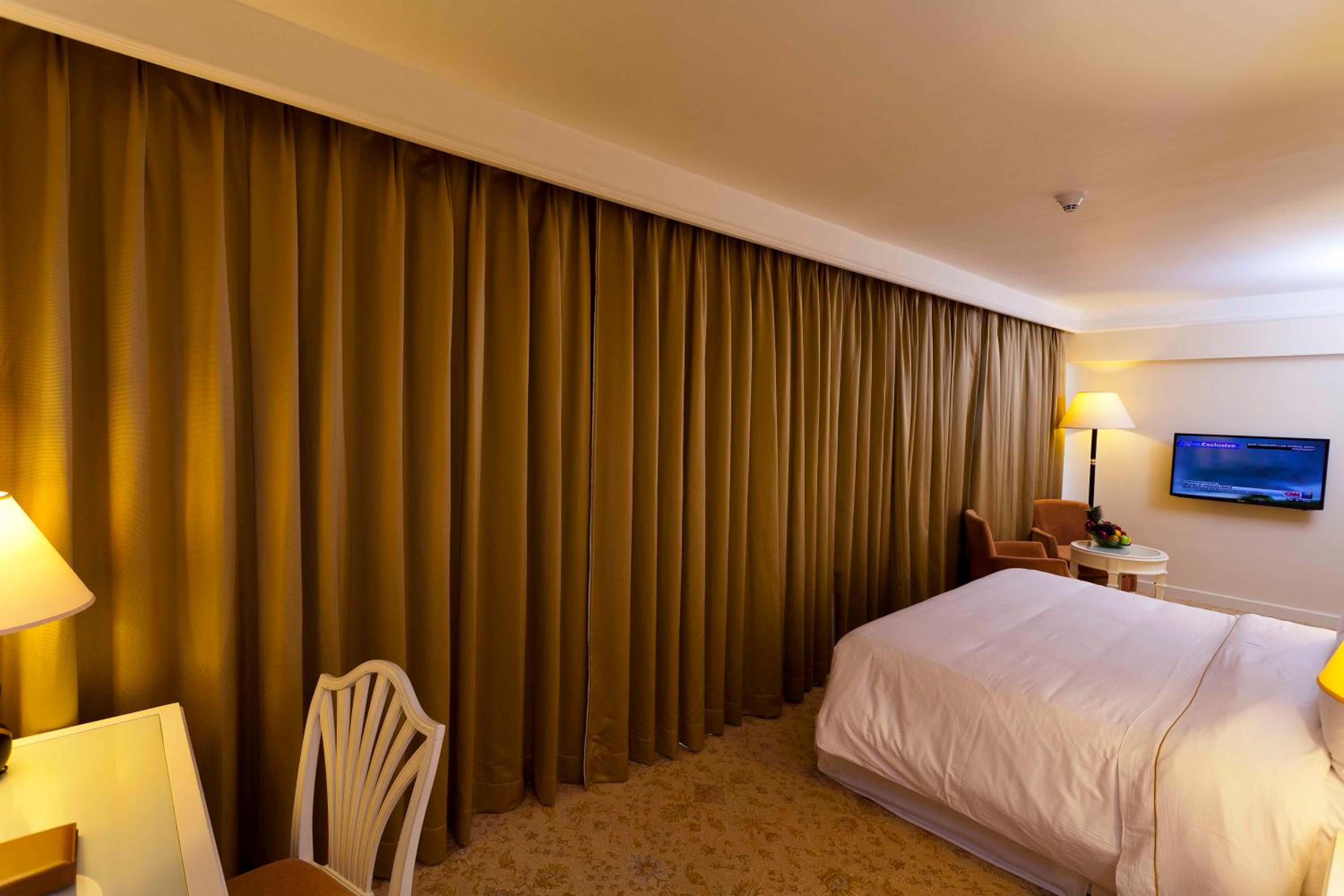 Premium Room - Photo 10