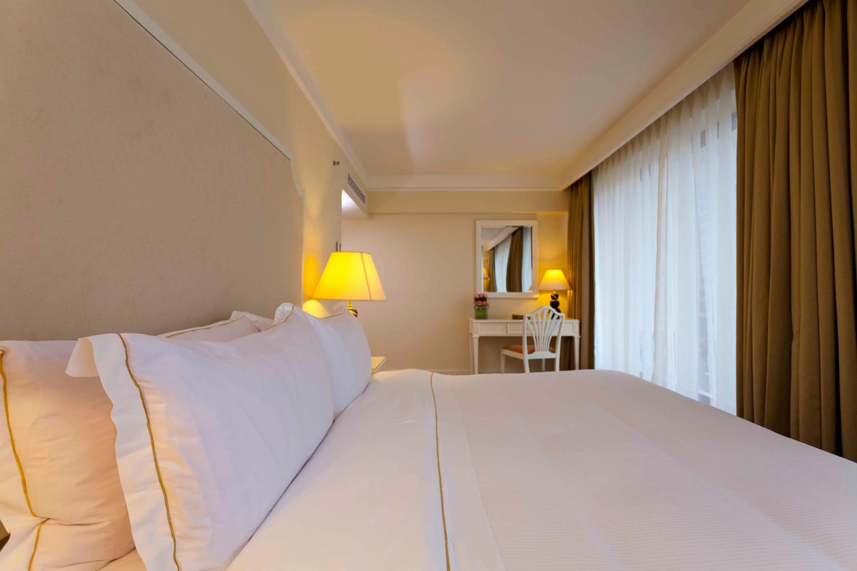 Premium Room - Photo 11