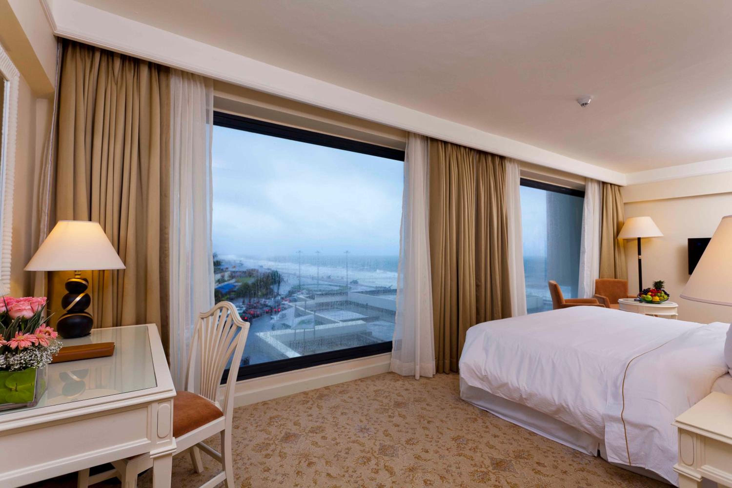 Premium Room - Photo 9