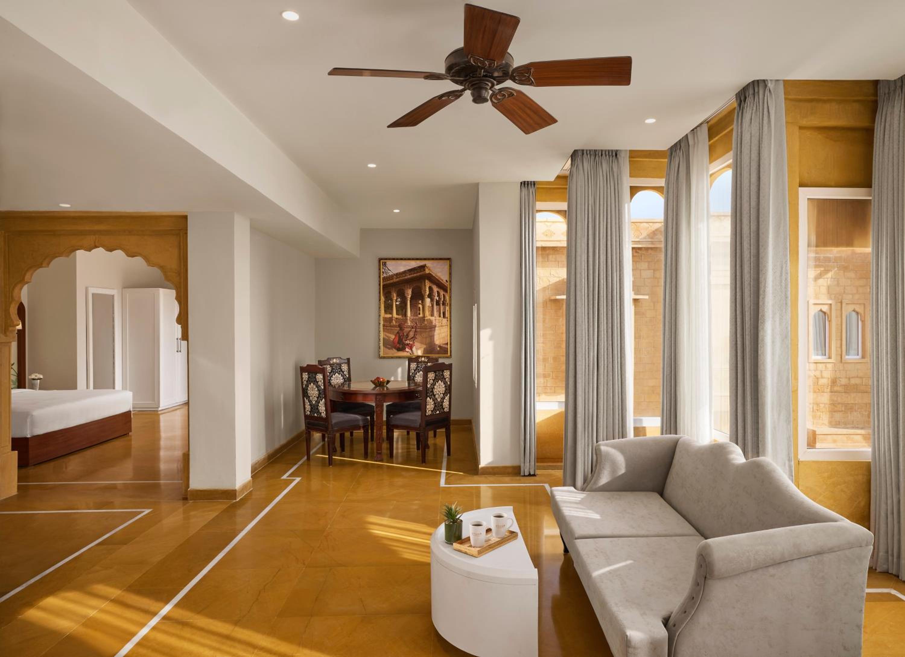 Deluxe Suite - Photo 2