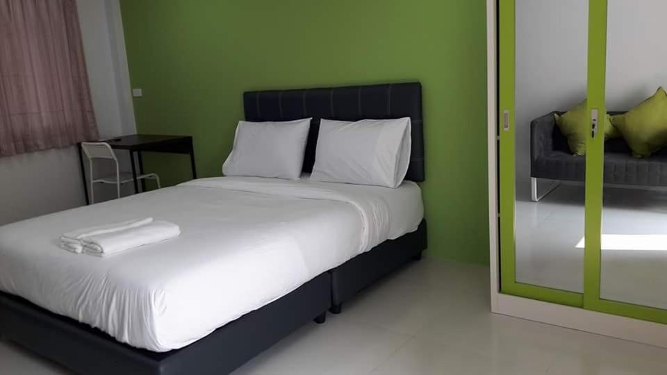 Large Single Room photo 1