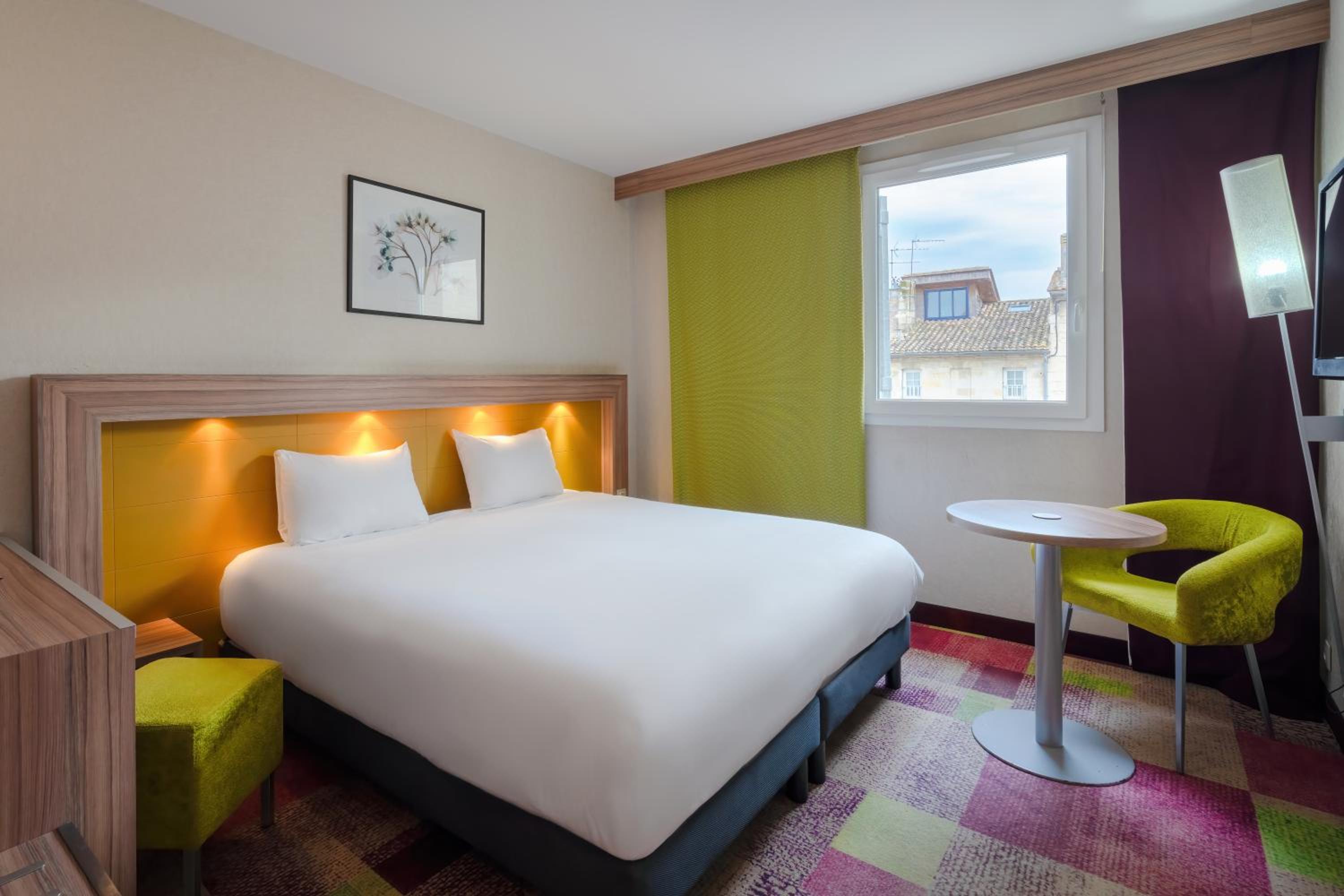 Standard Double Room with Disability Access - Photo 8