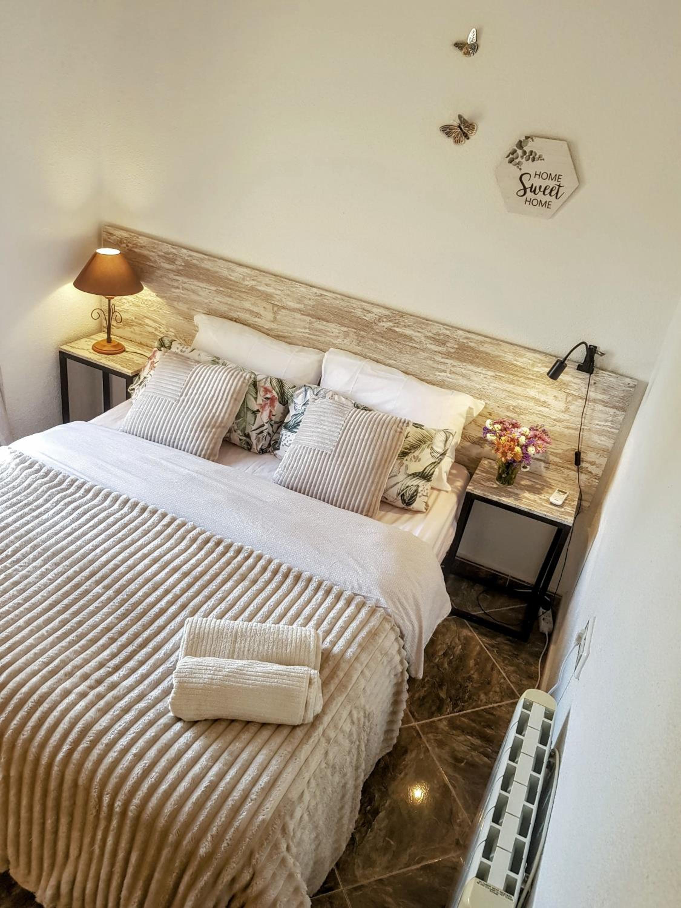 Two-Bedroom House photo 3