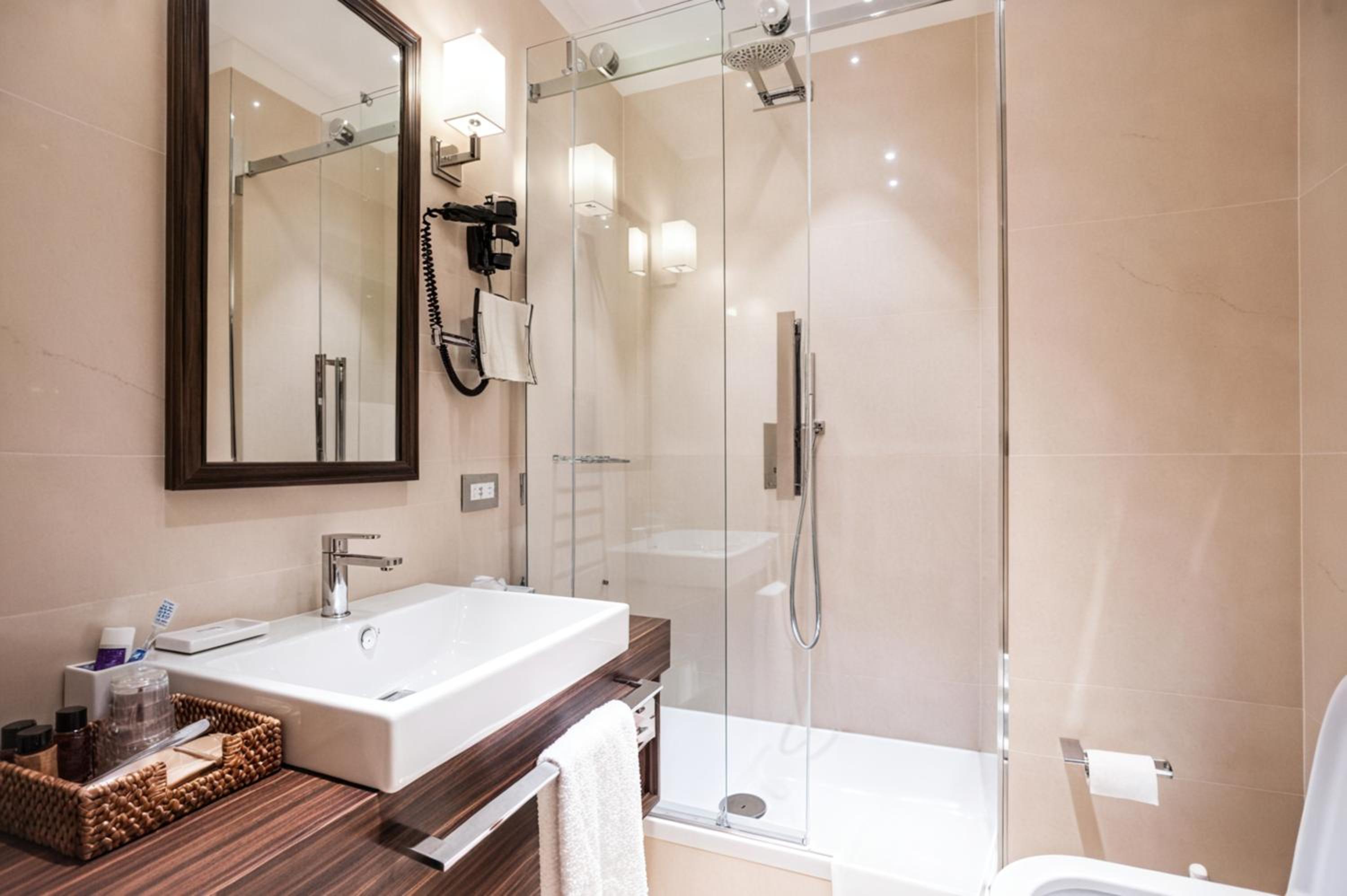 Double Room with Private Bathroom photo 2