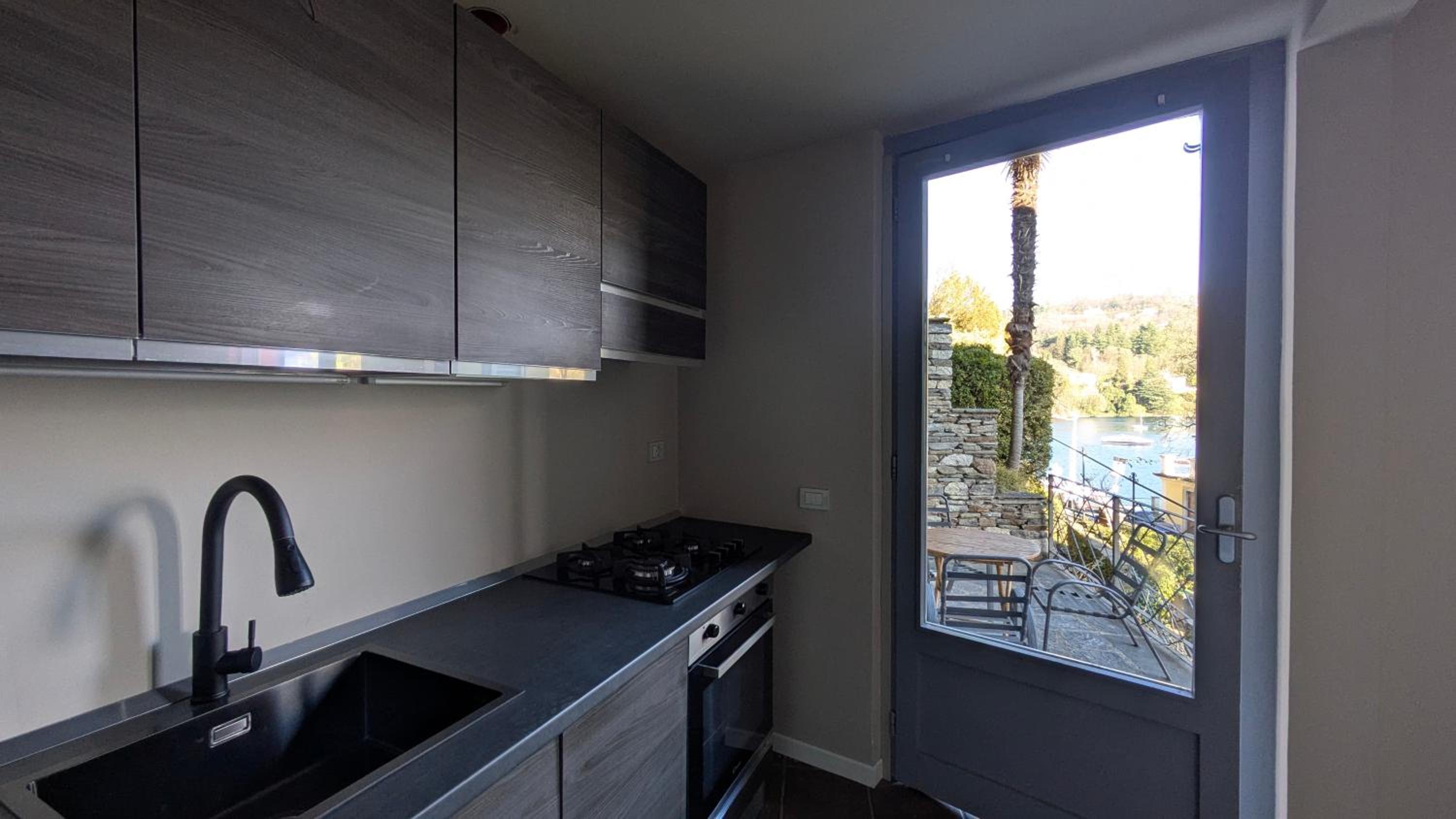 Apartment with Lake View photo 2