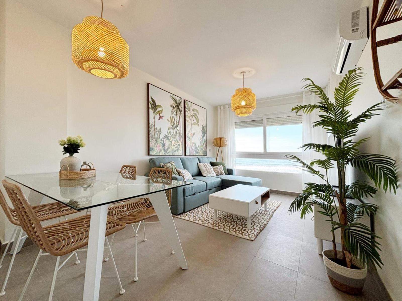One-Bedroom Apartment - Sea Side