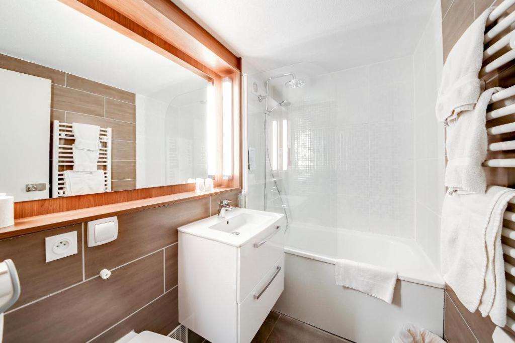 Double Room with One Double Bed - Photo 2