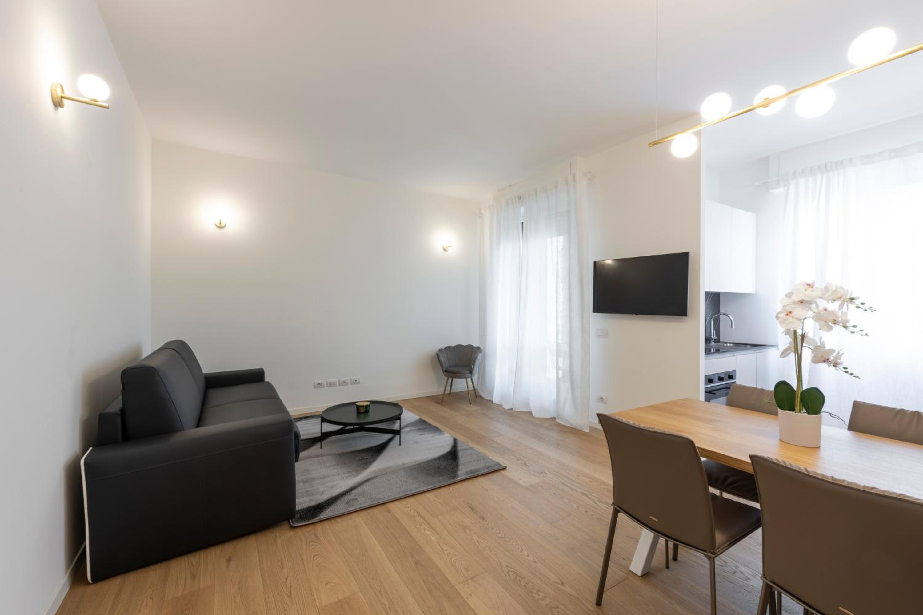Two-Bedroom Deluxe Apartment with Balcony