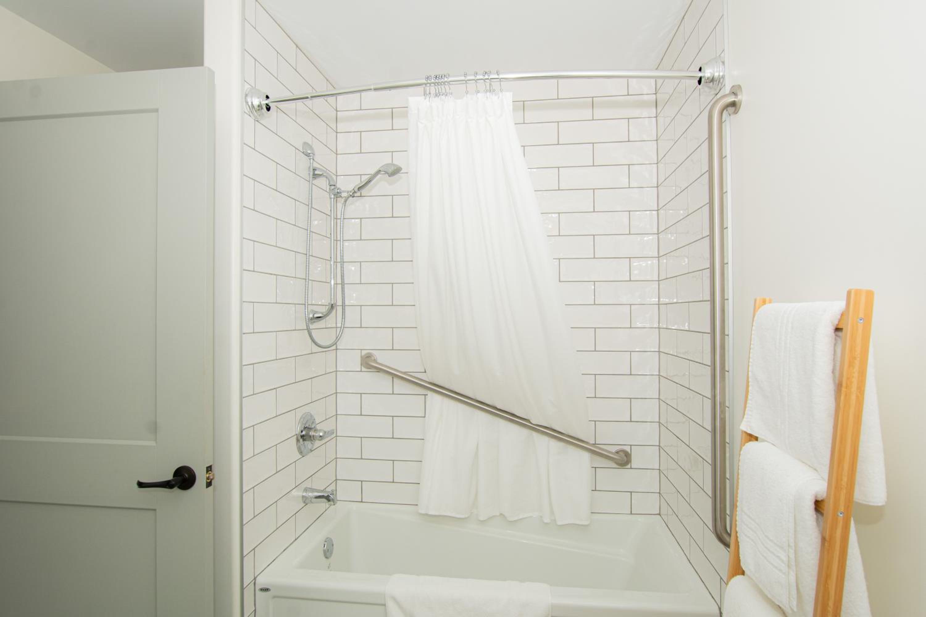 King Room - Disability Access photo 3