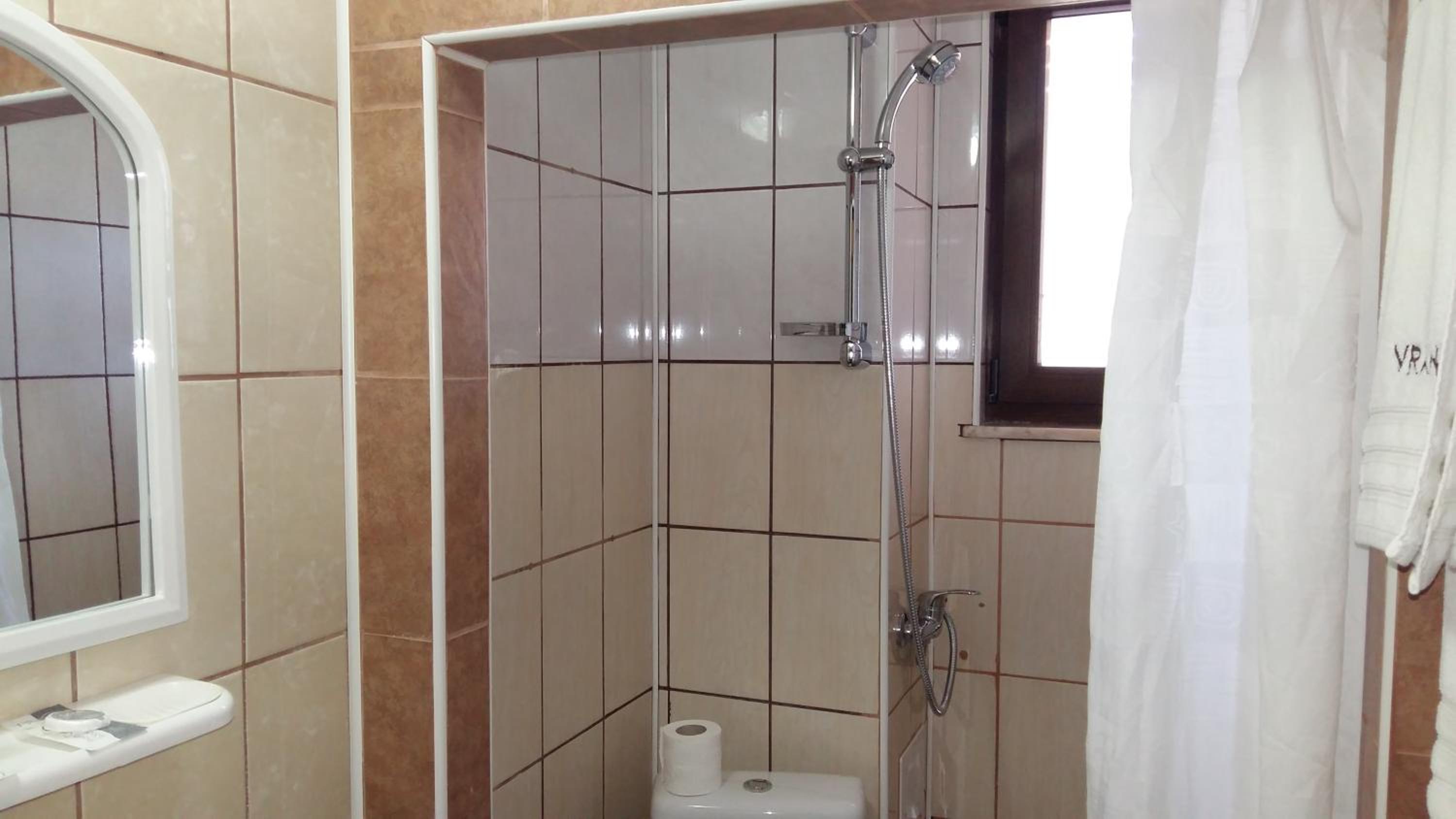 Classic Single Room with Shower photo 2