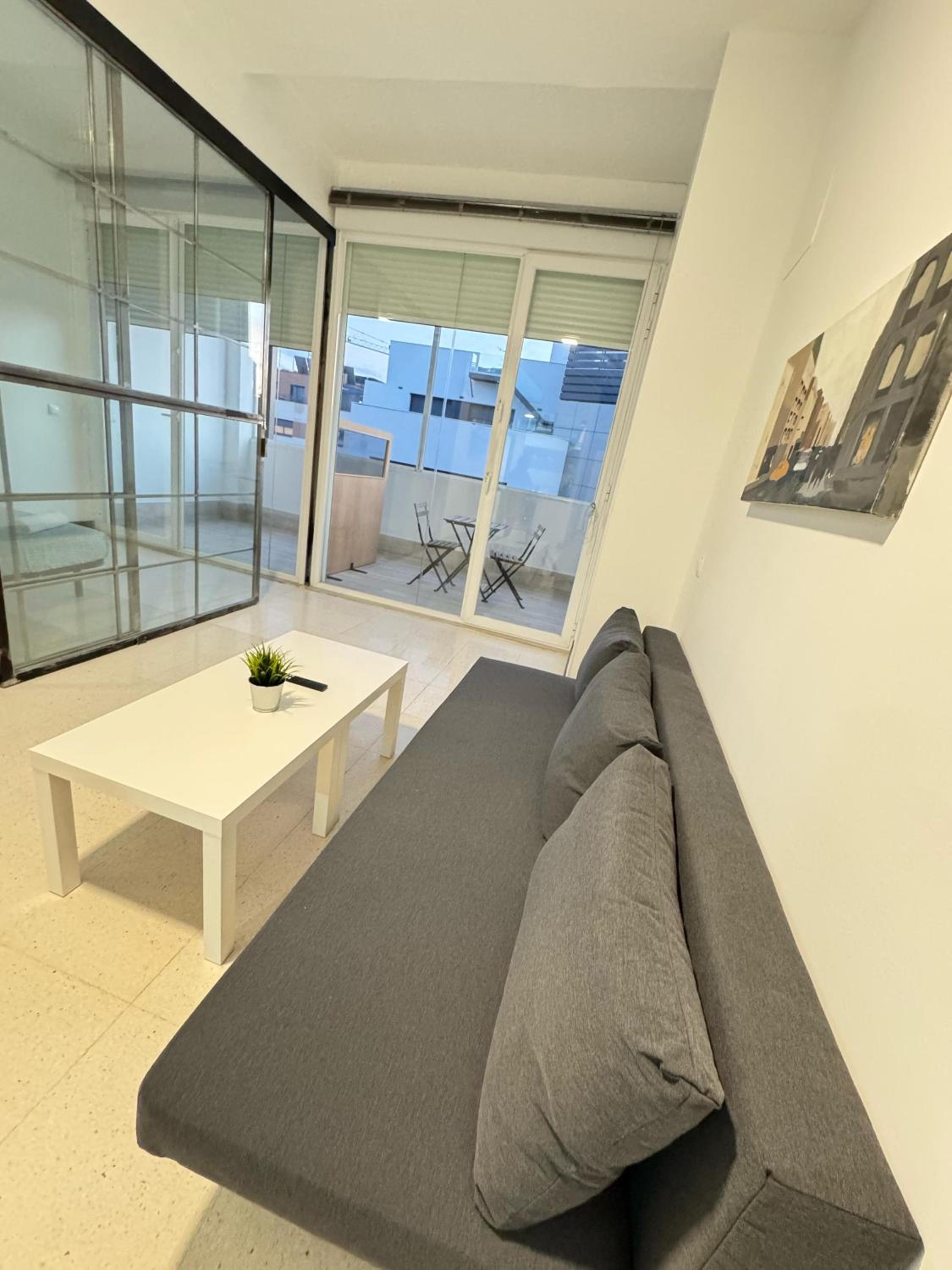 One-Bedroom Apartment photo 2