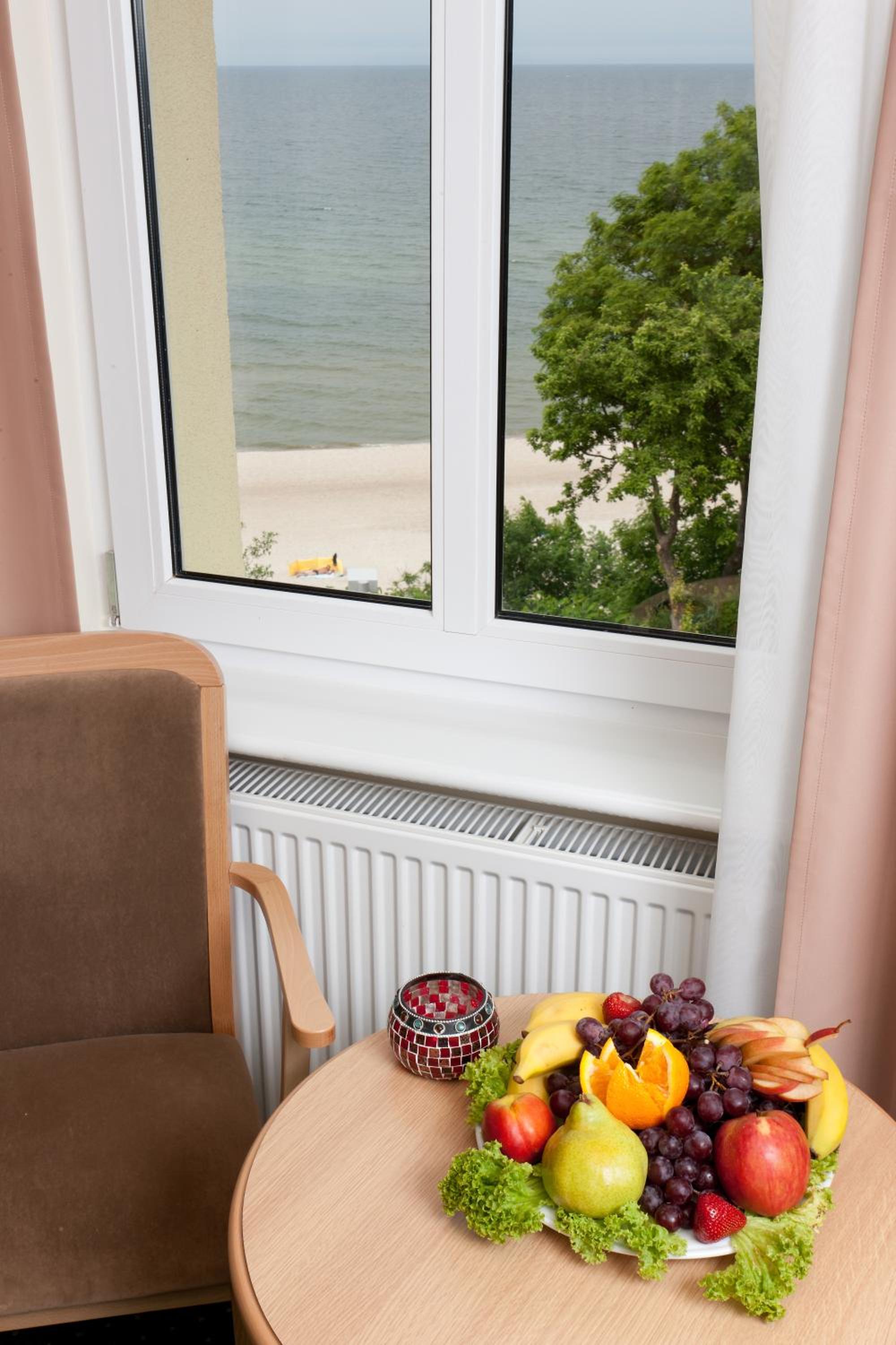 Double Room with Extra Bed (2 Adults + 1 Child) photo 2
