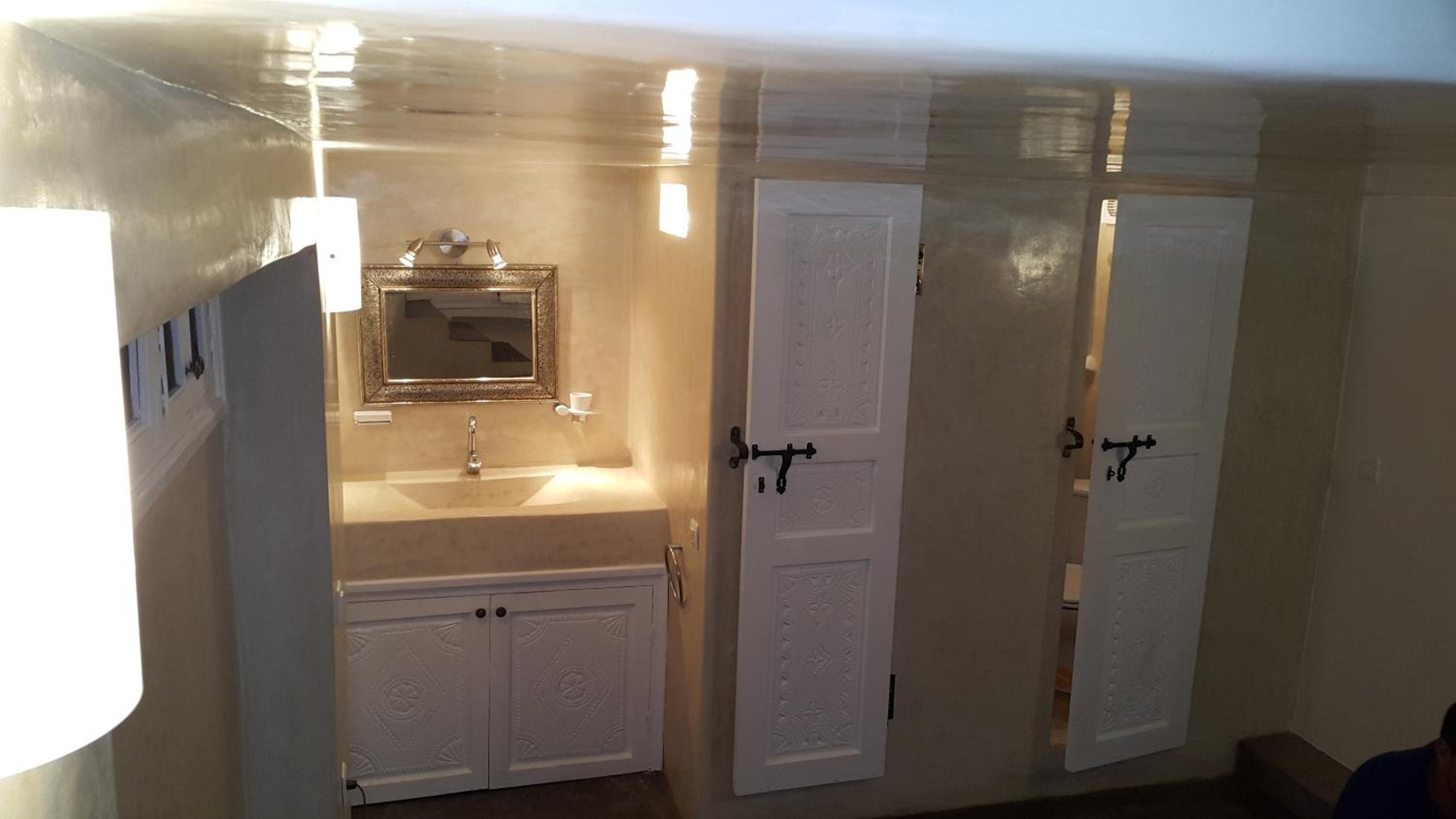 Double Room with Private Bathroom - Photo 16