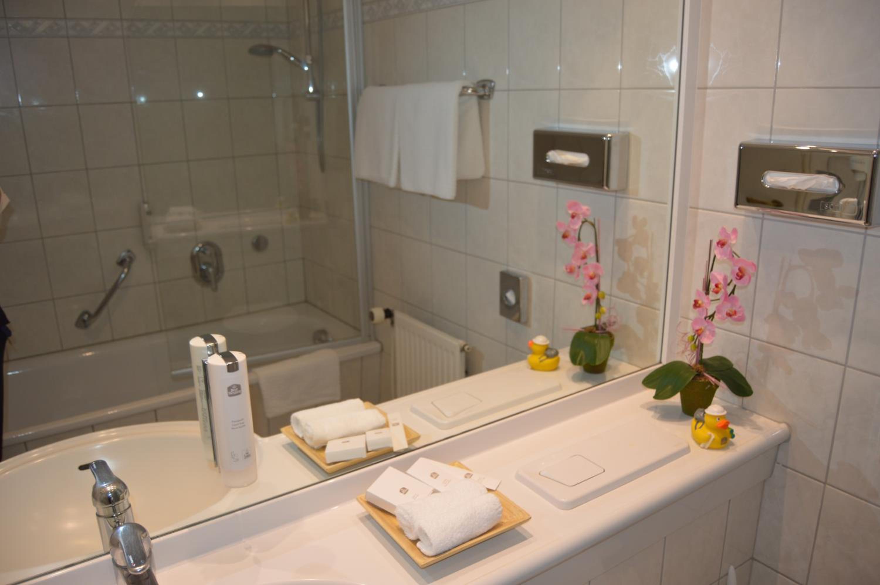 Comfort Double Room thumbnail 5