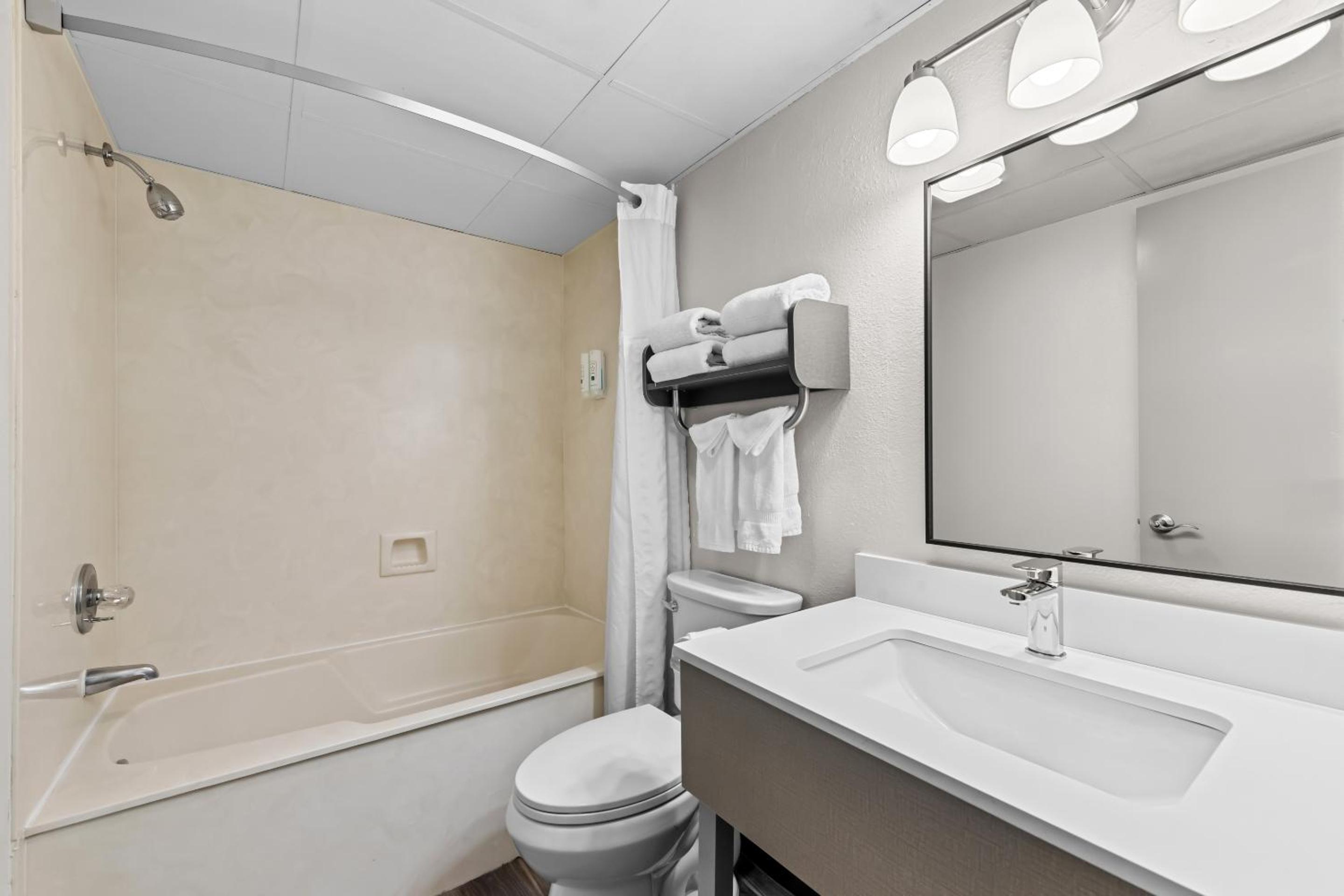 King Room - Non Smoking photo 1