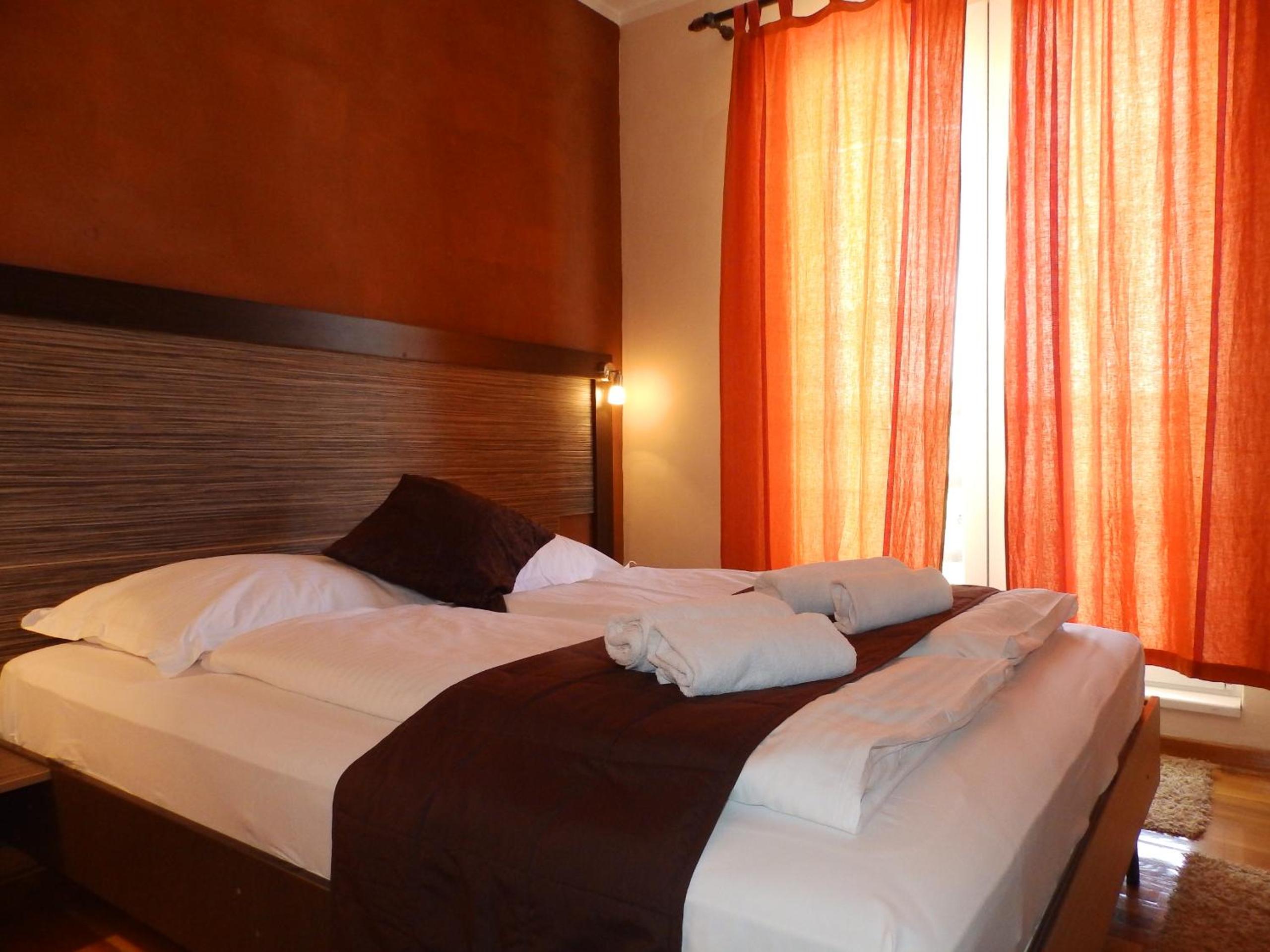 Suite with Pool View - Photo 5