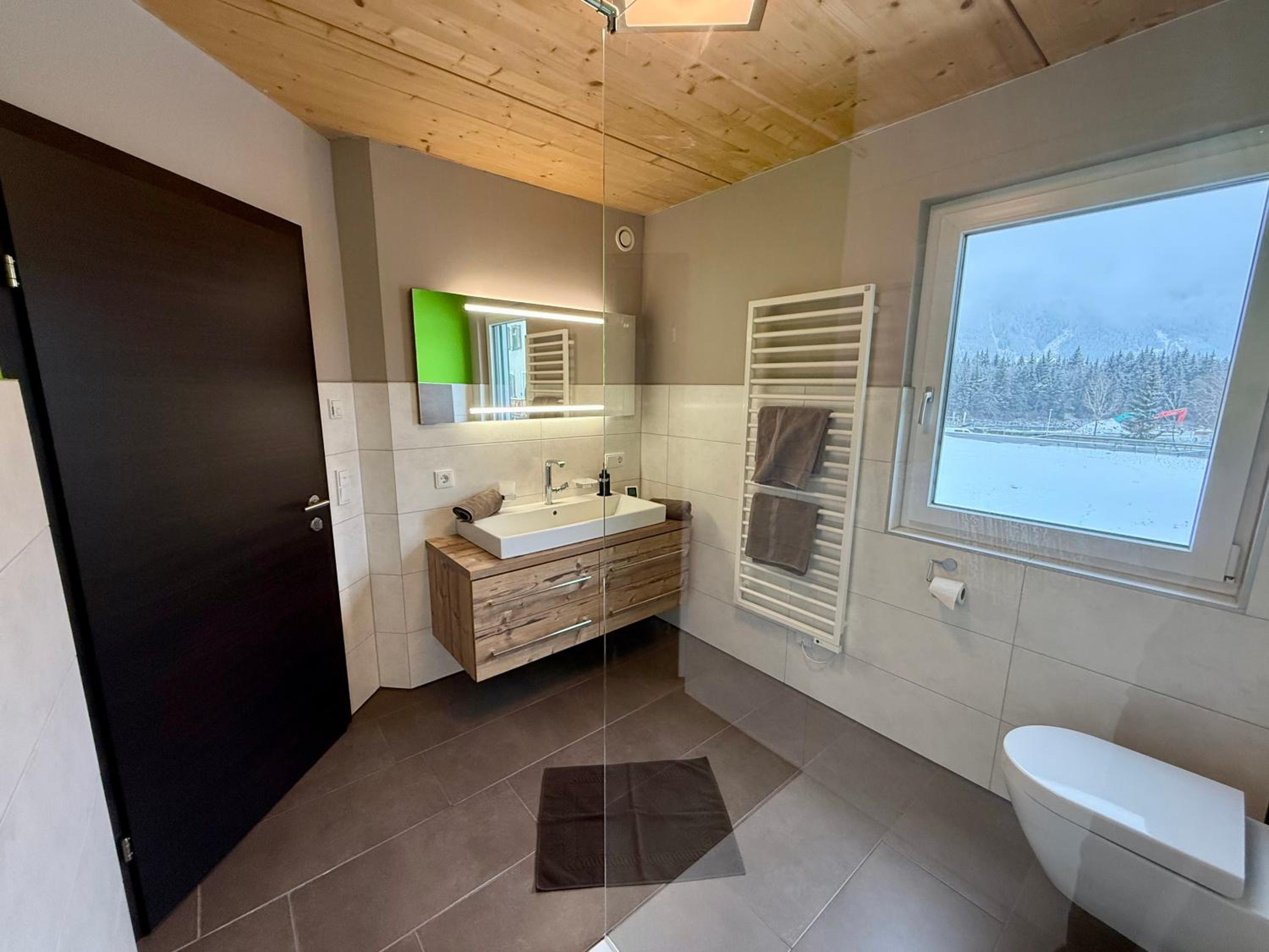 One-Bedroom Deluxe Apartment photo 2