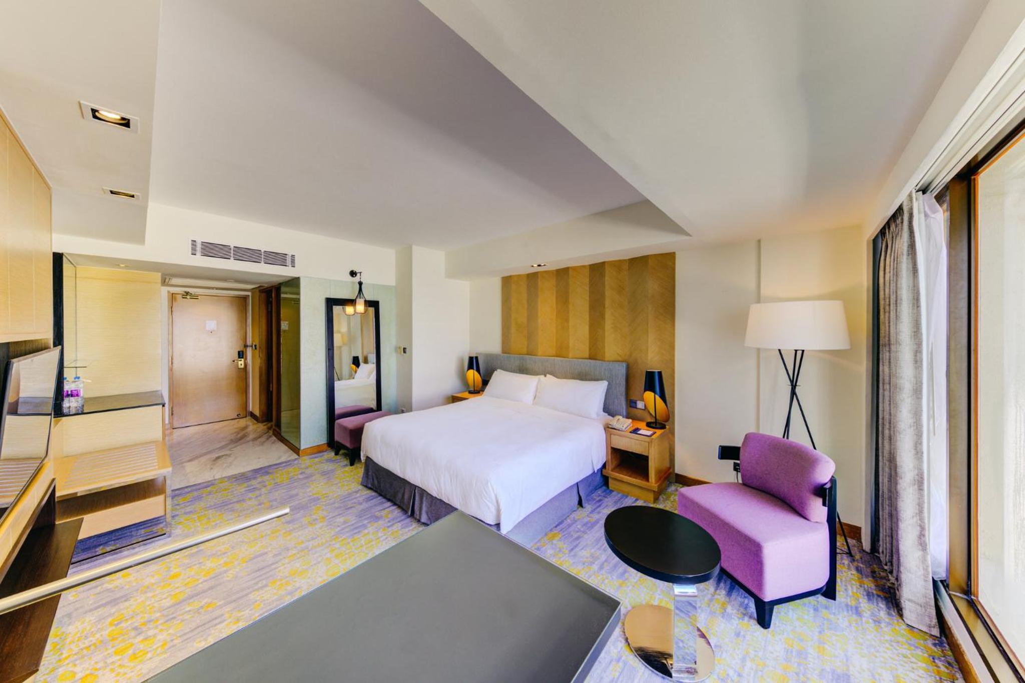 Superior King Room - Photo 2