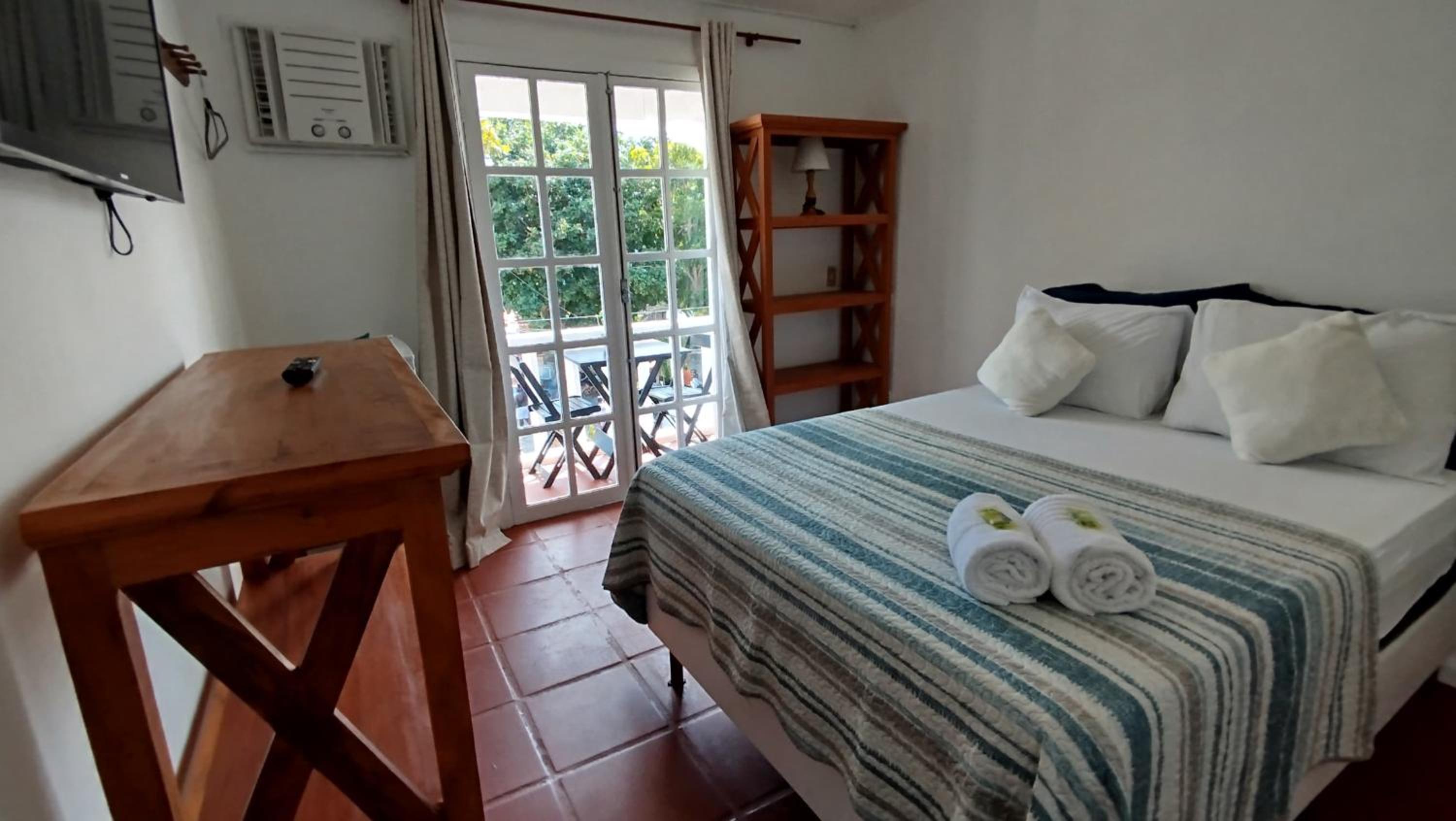 Deluxe Suite with Sea View photo 1