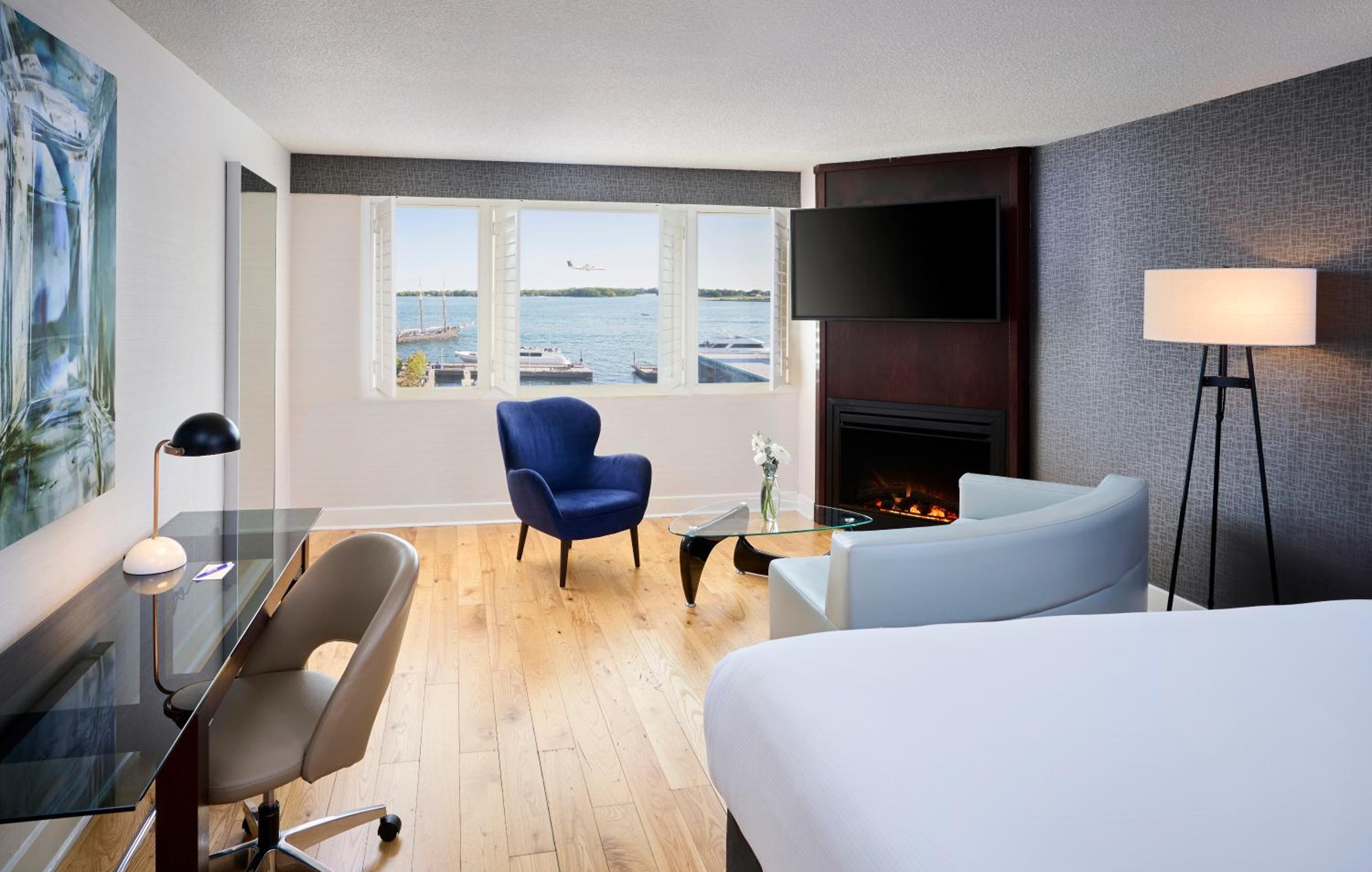 King Room with Lake View - Non-smoking