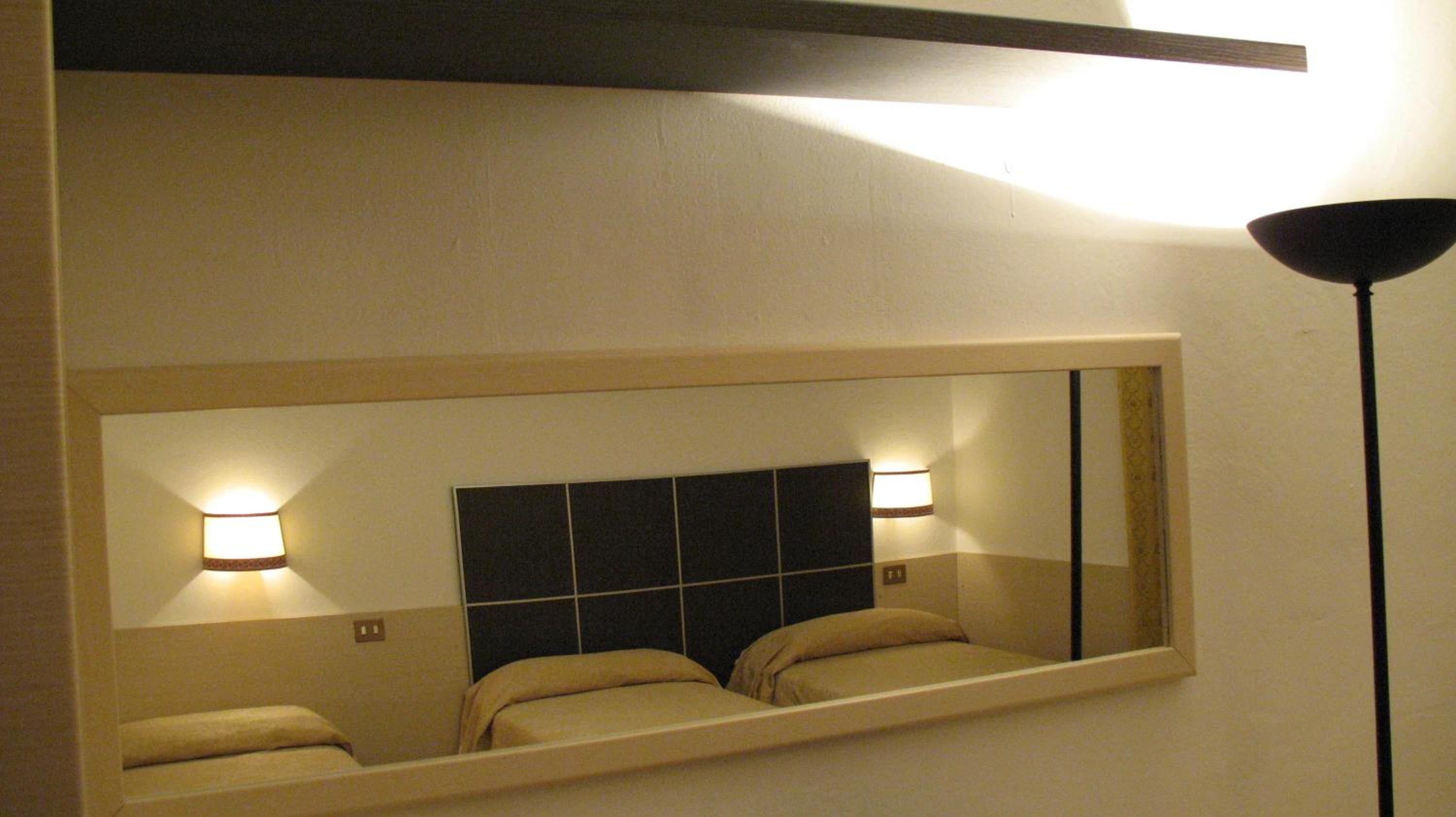 Standard Triple Room - Photo 4