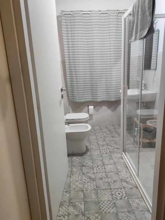 Family Room with Private Bathroom - Photo 3