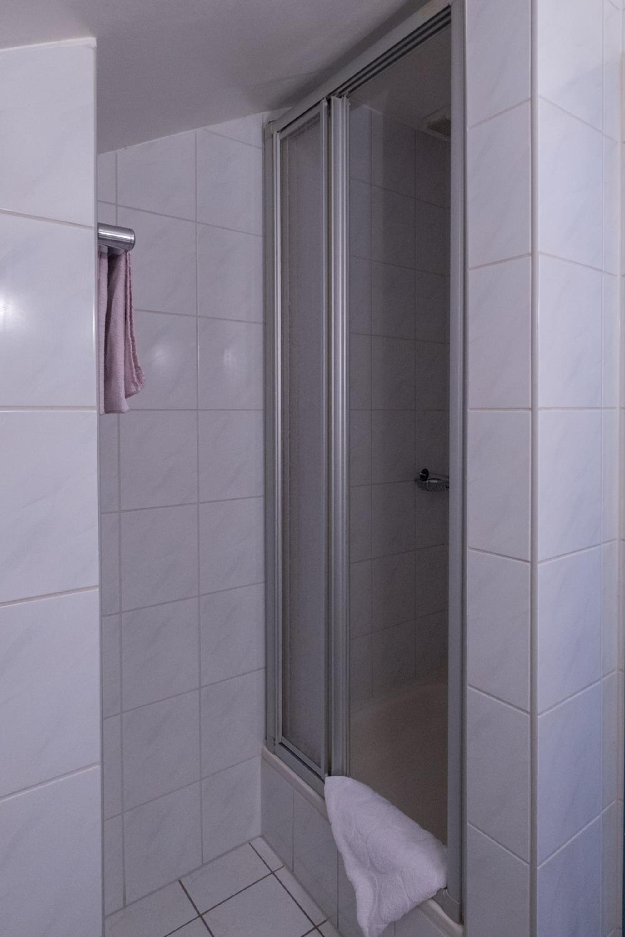 Small Single Room photo 3