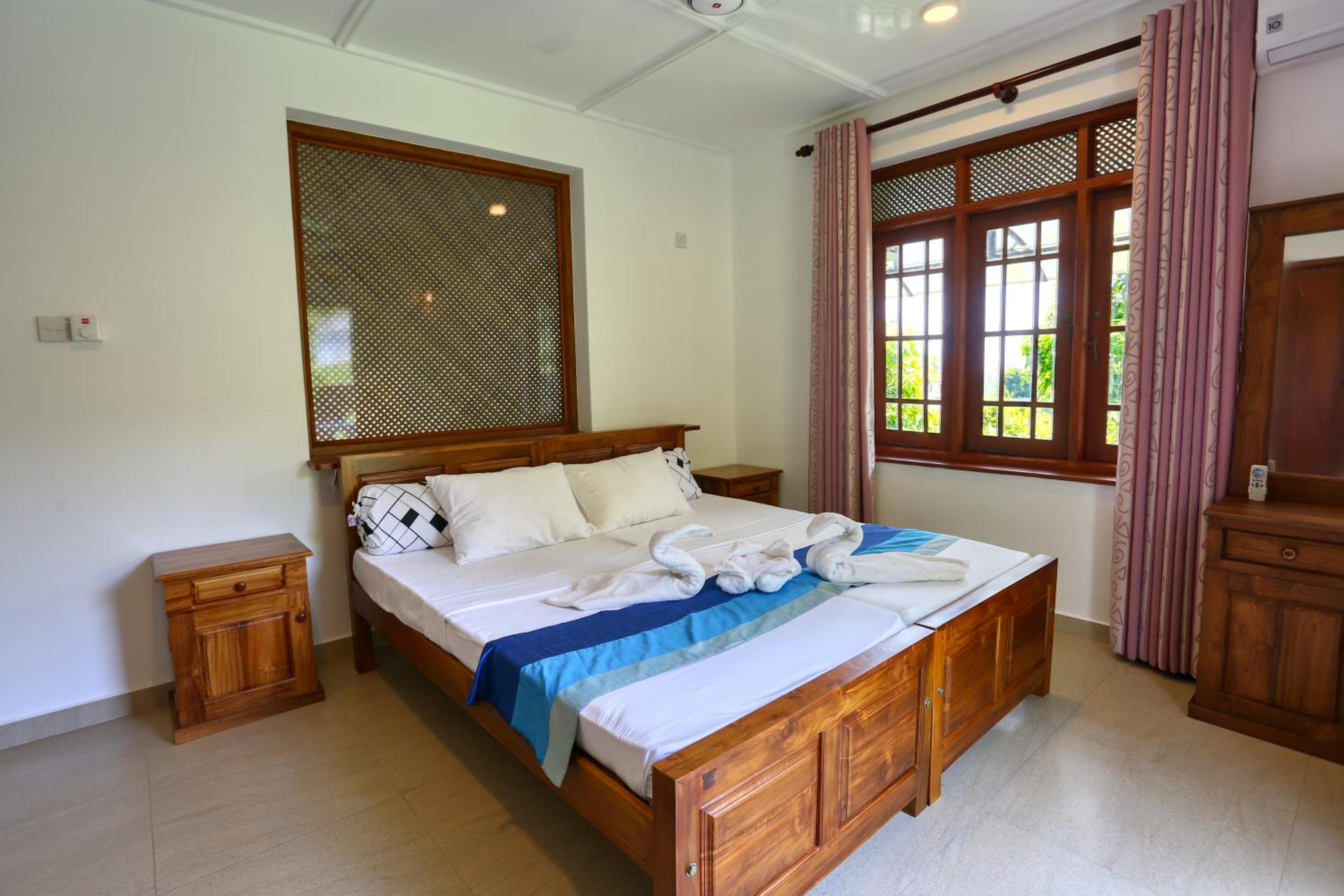 Budget Double Room photo 2