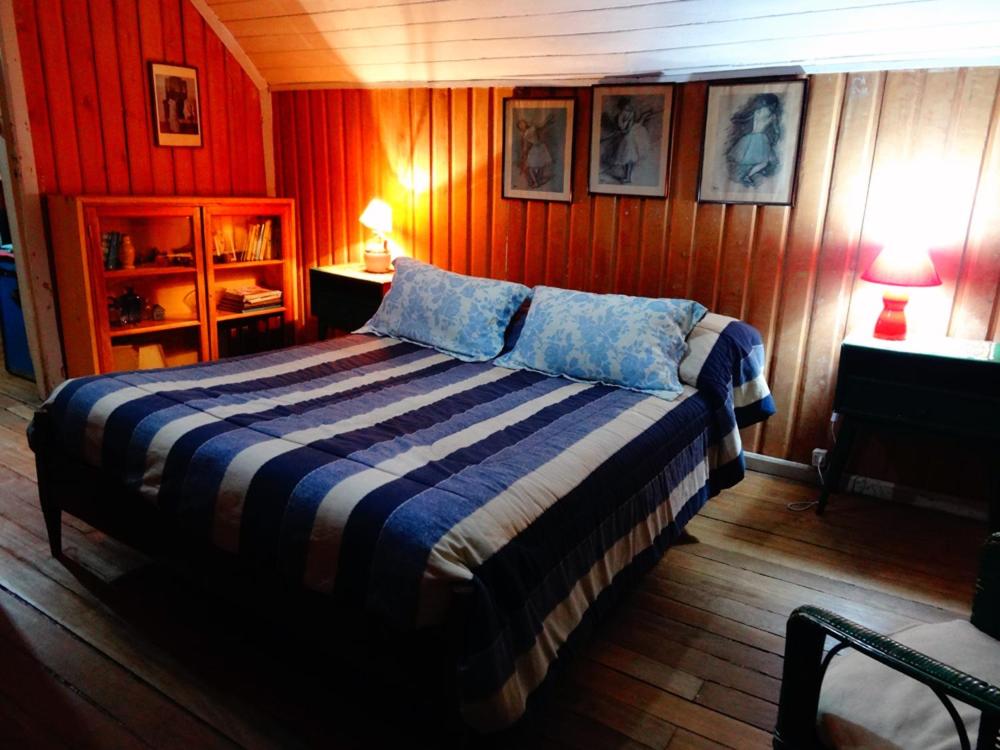 Economy Triple Room with Shared Bathroom photo 3