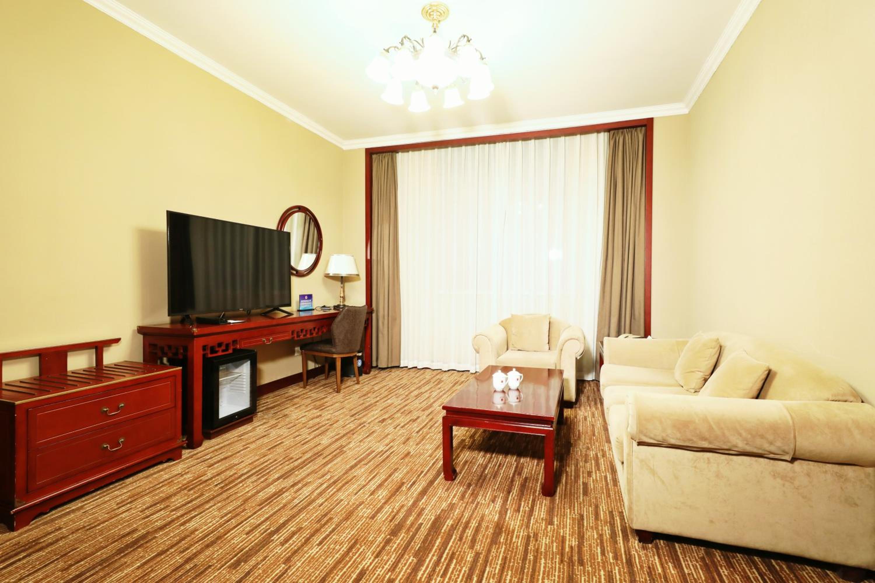 Deluxe King Size Bed Suite