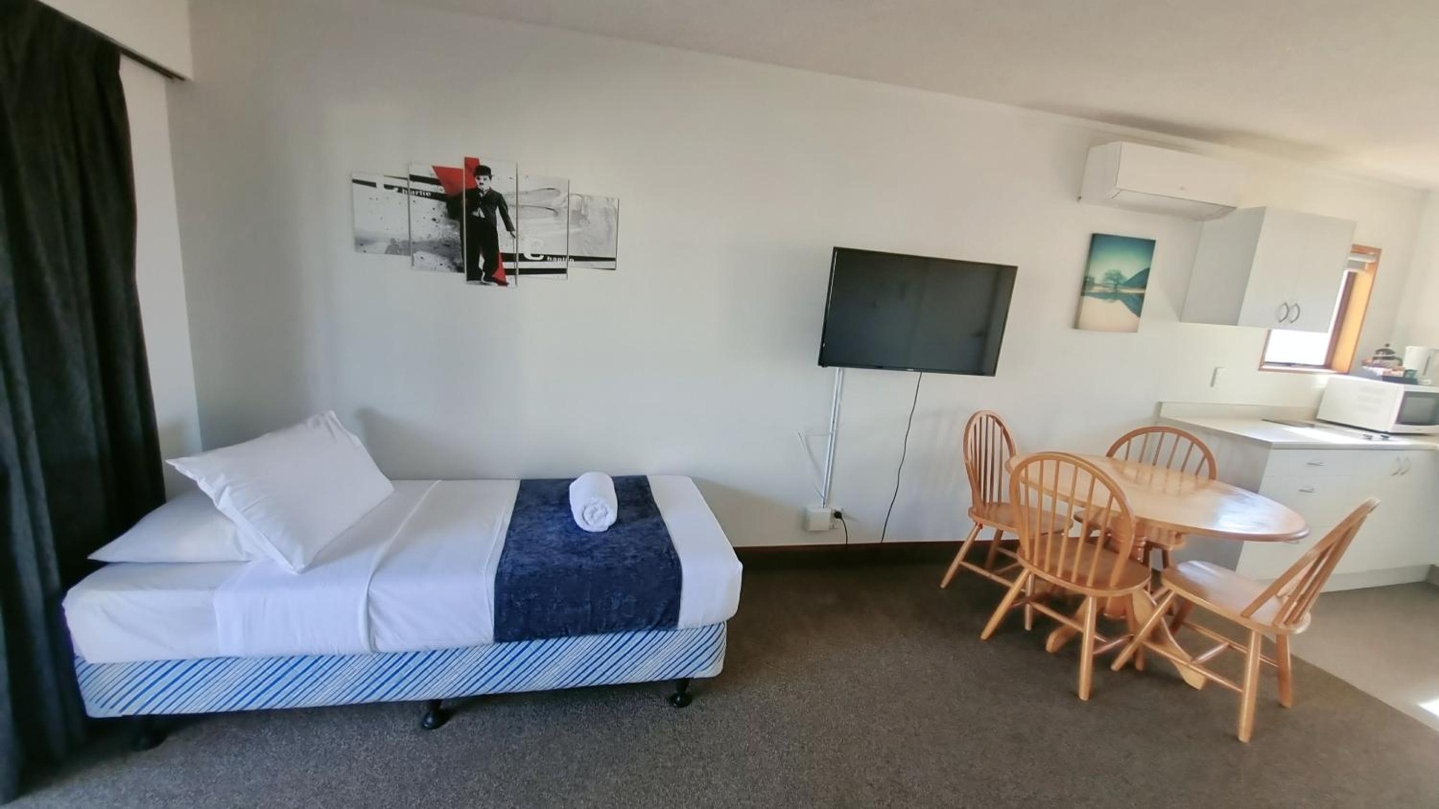 One-Bedroom Apartment with View photo 3