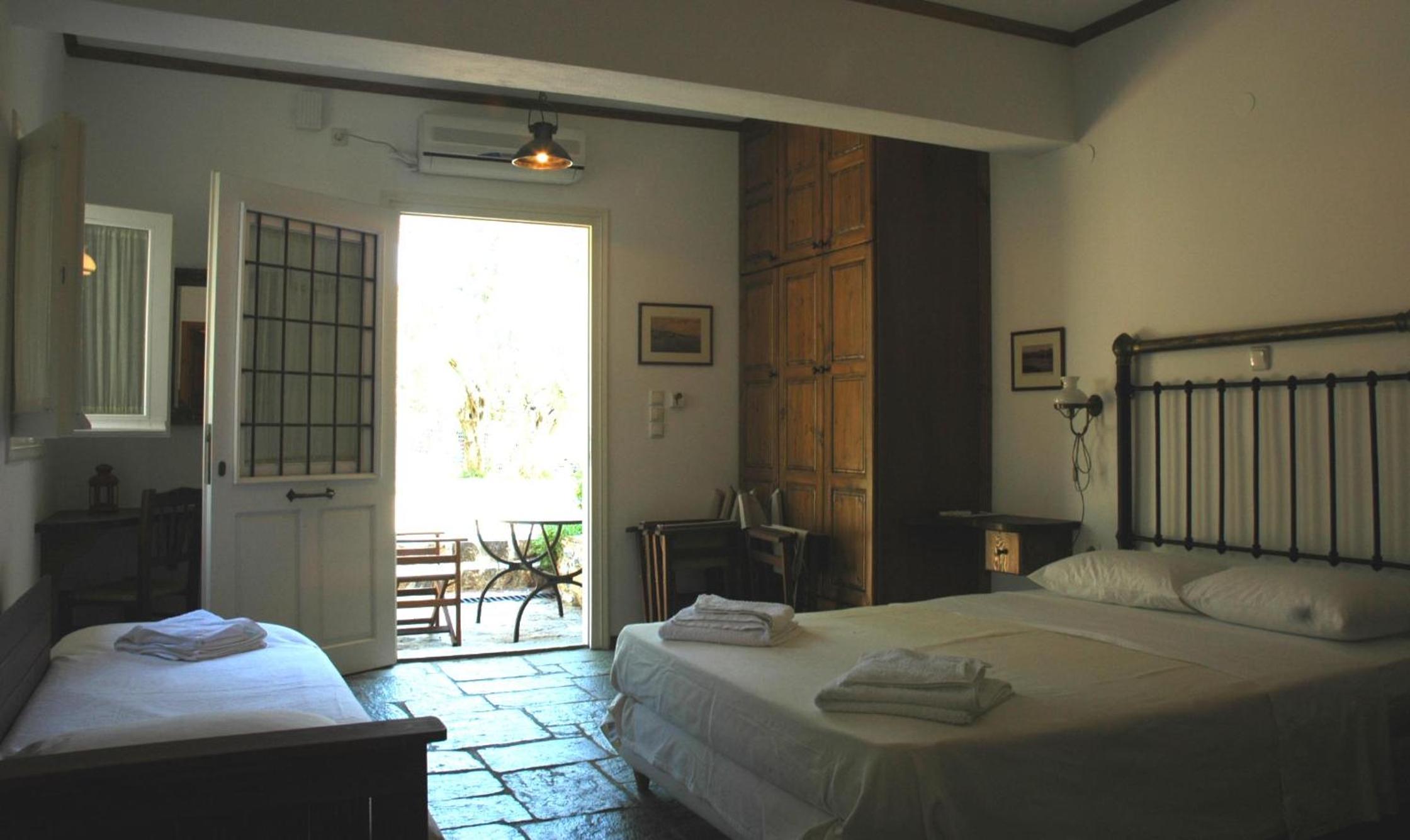 Triple Room with Garden View
