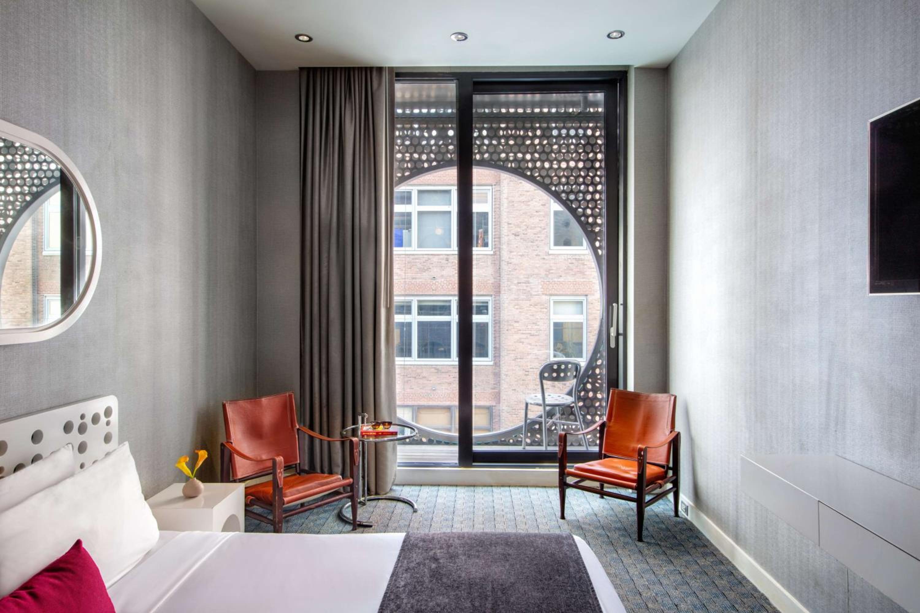 King Room Bronze with Balcony