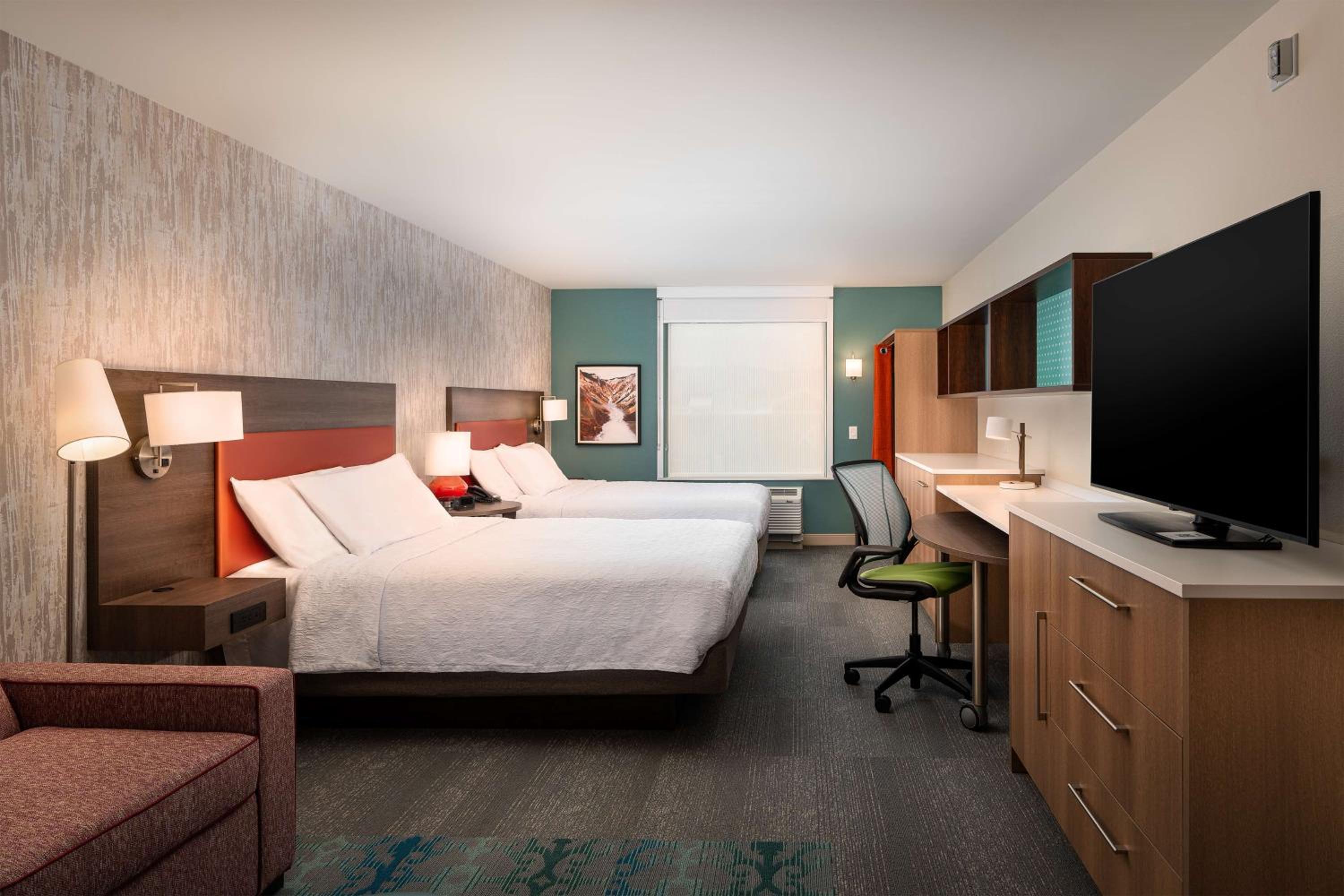 Studio Suite with Two Queen Beds - Photo 2